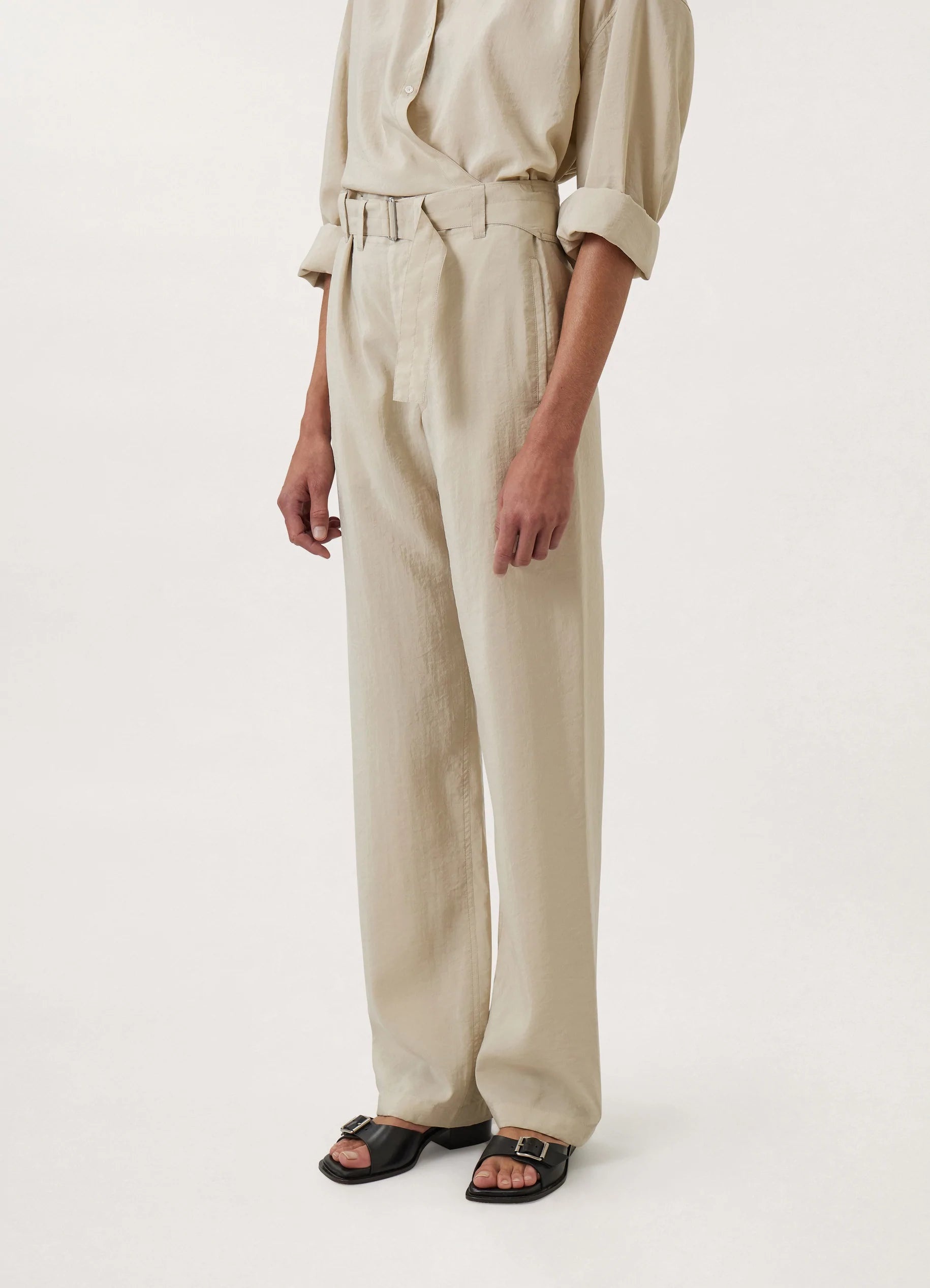 SOFT BELTED PANTS
DRY SILK - 3