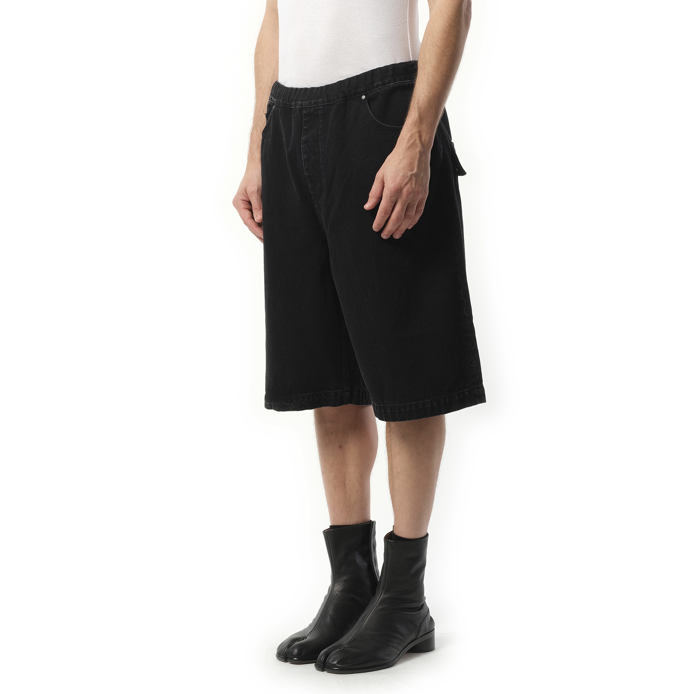 Spar Shorts in Magnetite - 5