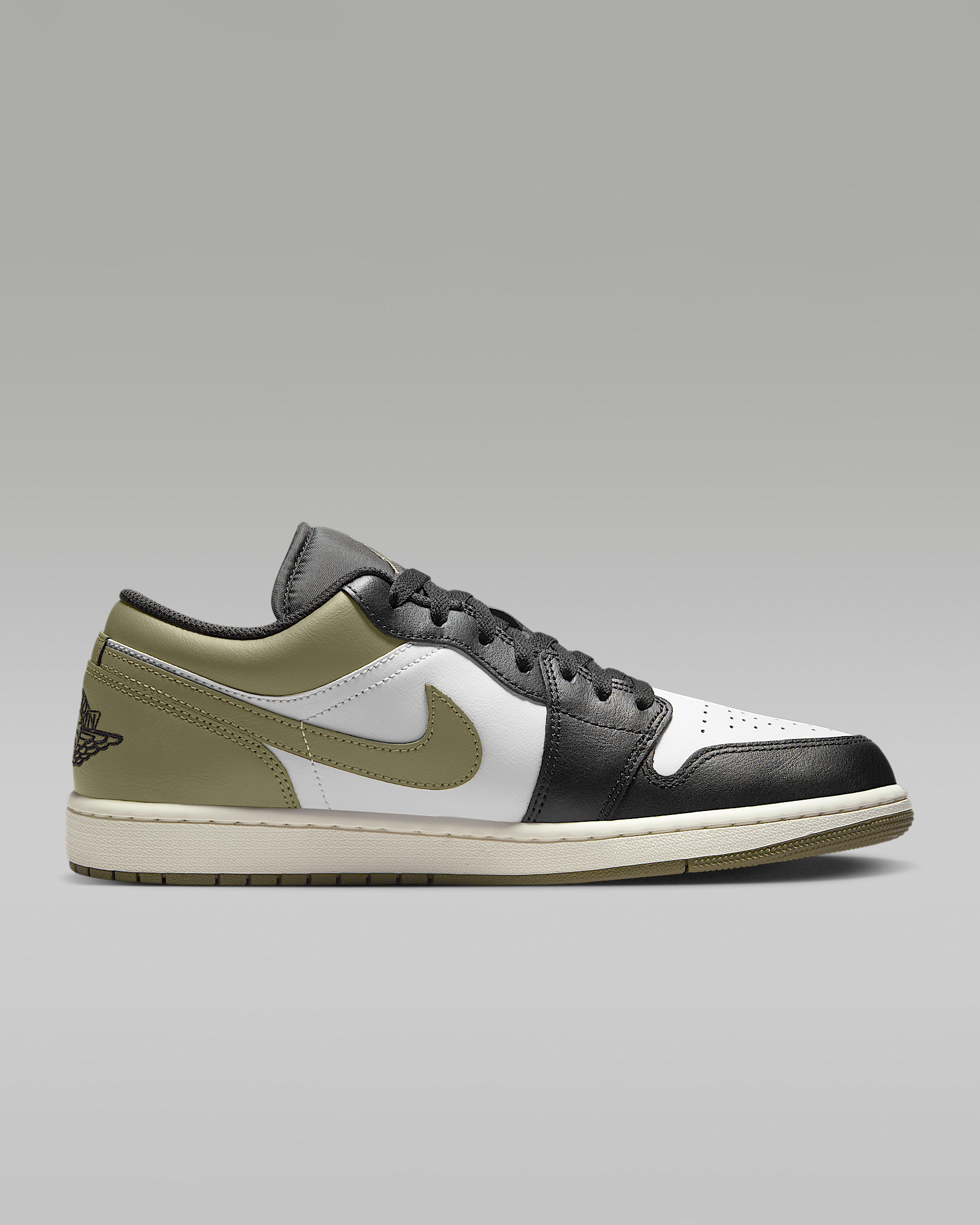 Air Jordan 1 Low Men's Shoes - 3