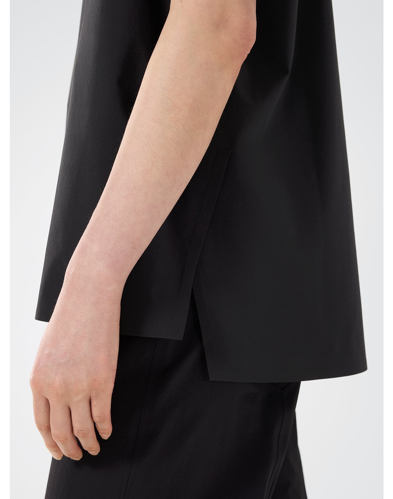 Eave V-Neck Shirt - 8
