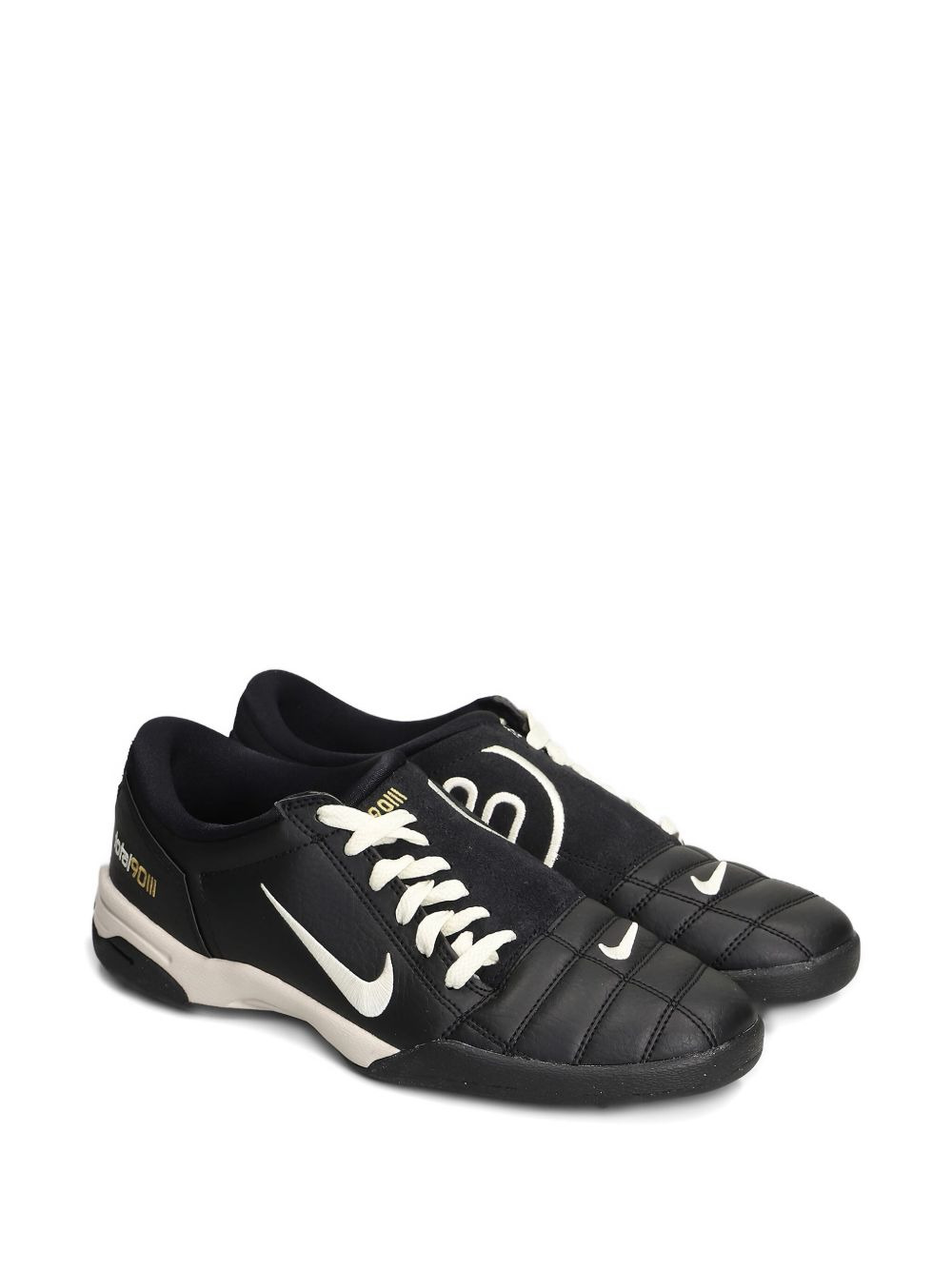 Total 90 sneakers - 2
