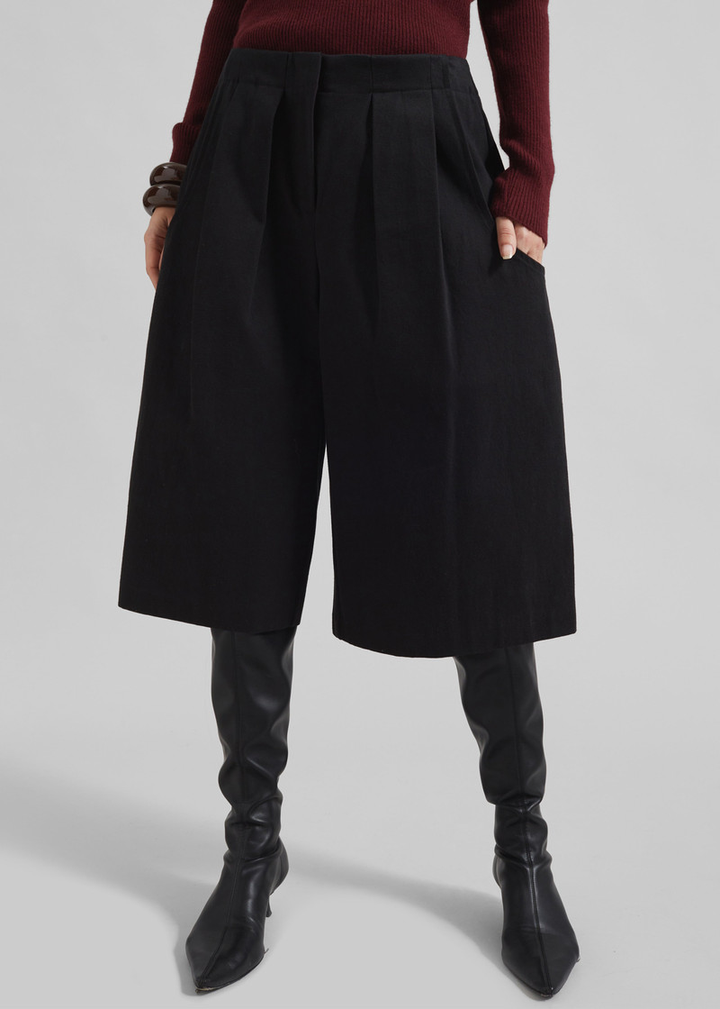 Cedar Bermuda Shorts - Black 8