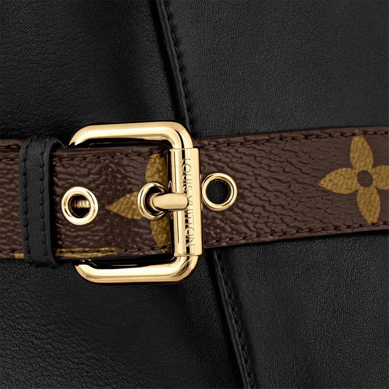 Discovery Flat Ankle Boot 5