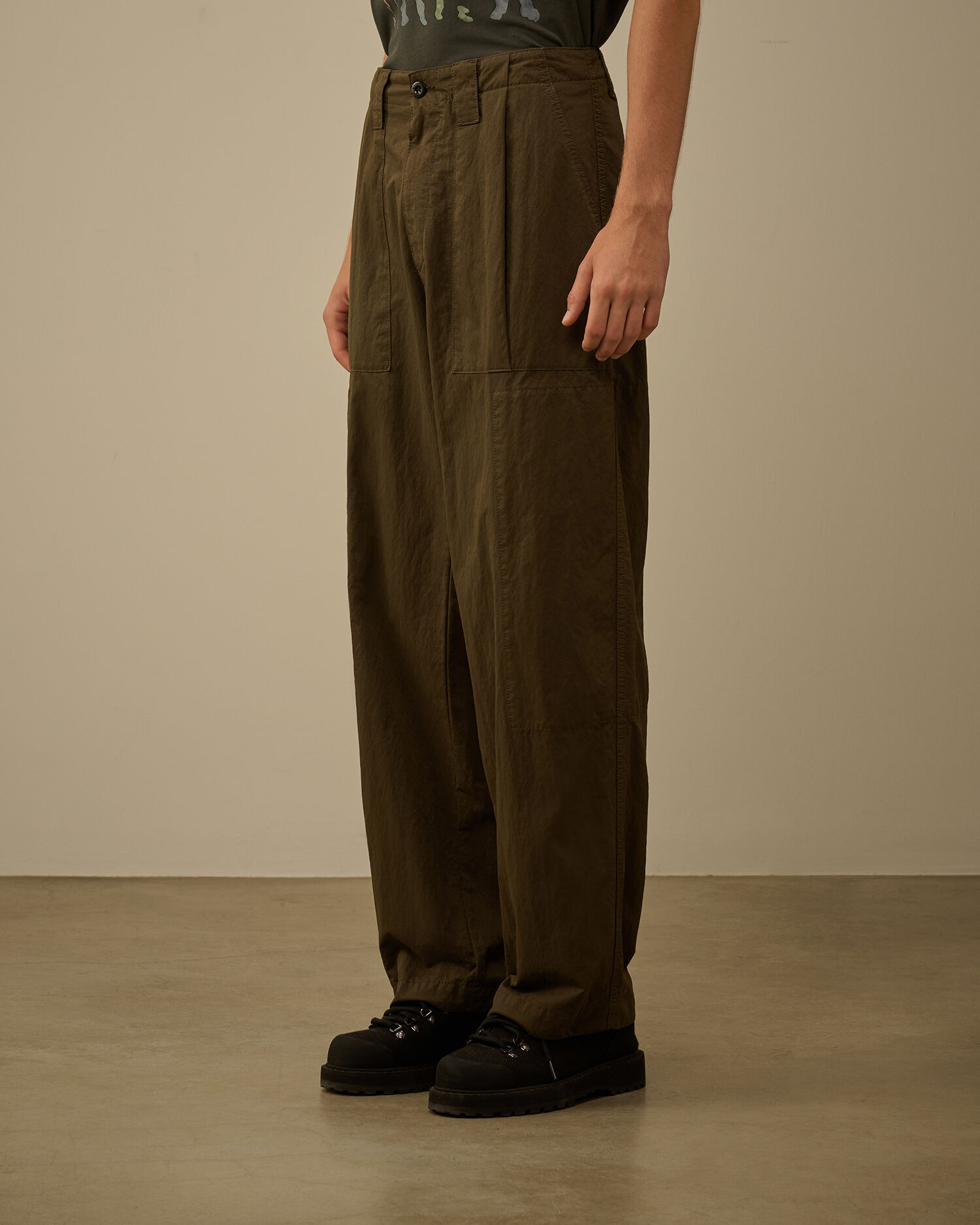Diagonal Flatt Nylon Loose Pants - 3