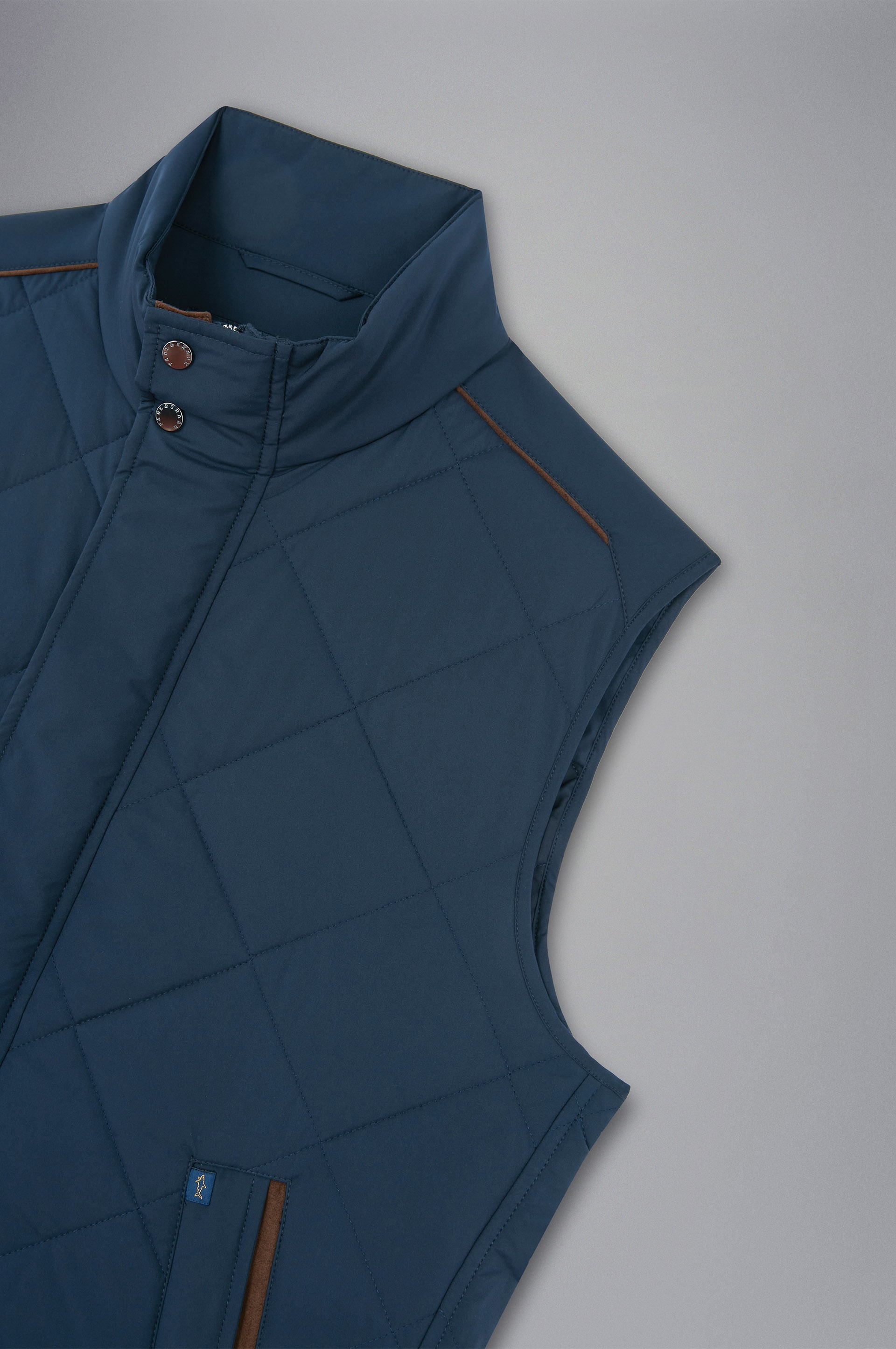QUILTED VEST WITH ALCANTARA® DETAILS - 6