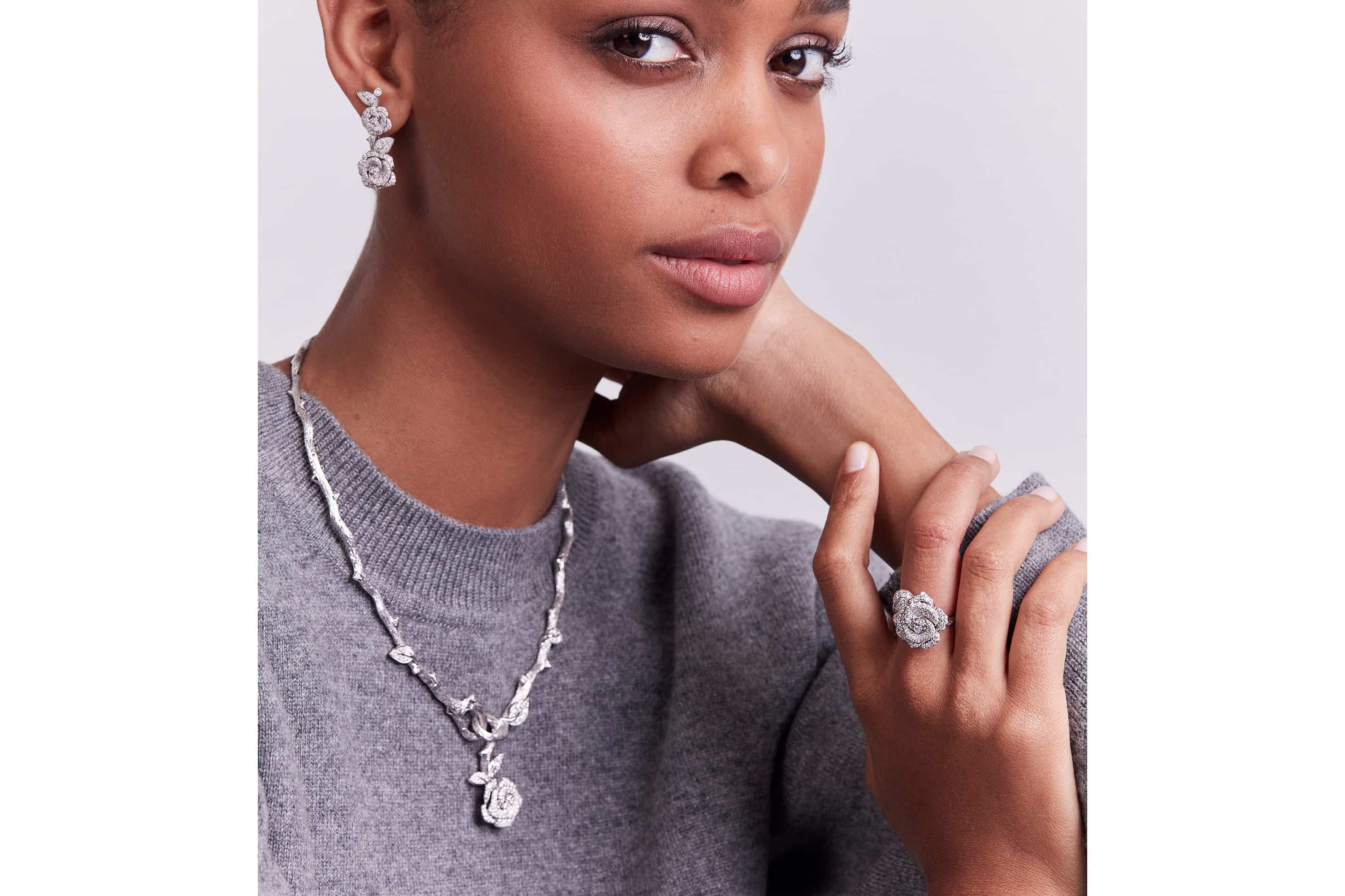 Rose dior bagatelle necklace sales