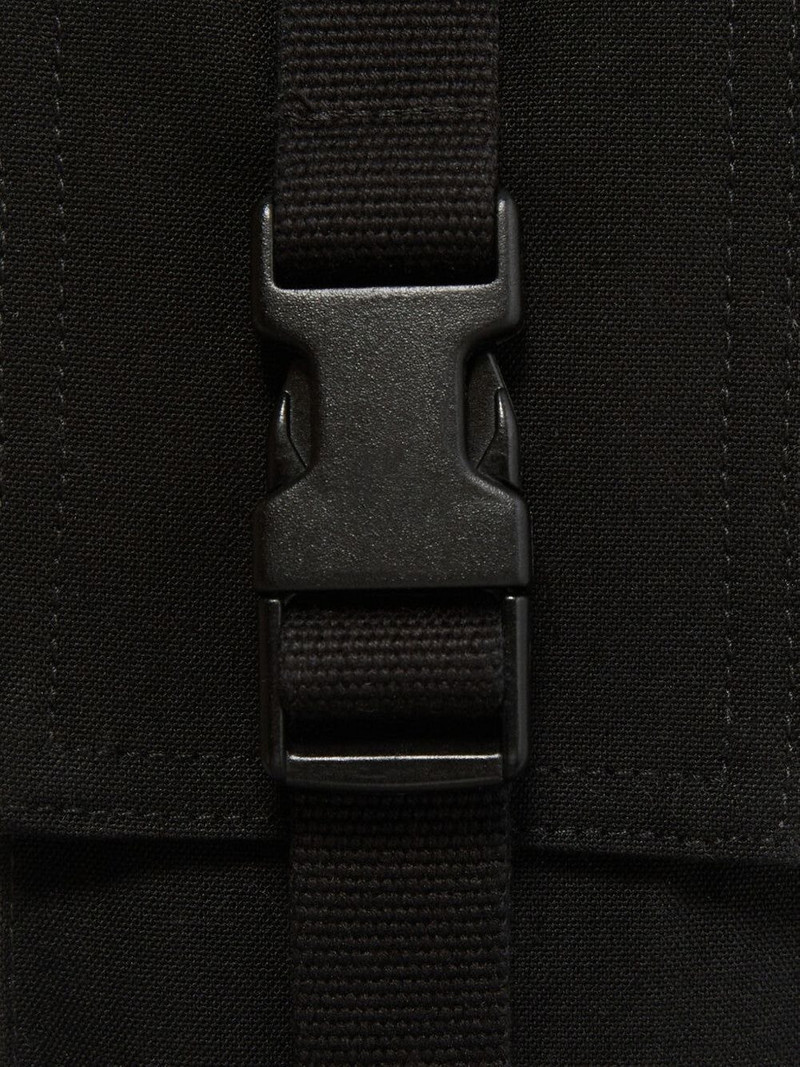 buckle-fastening can pocket 6