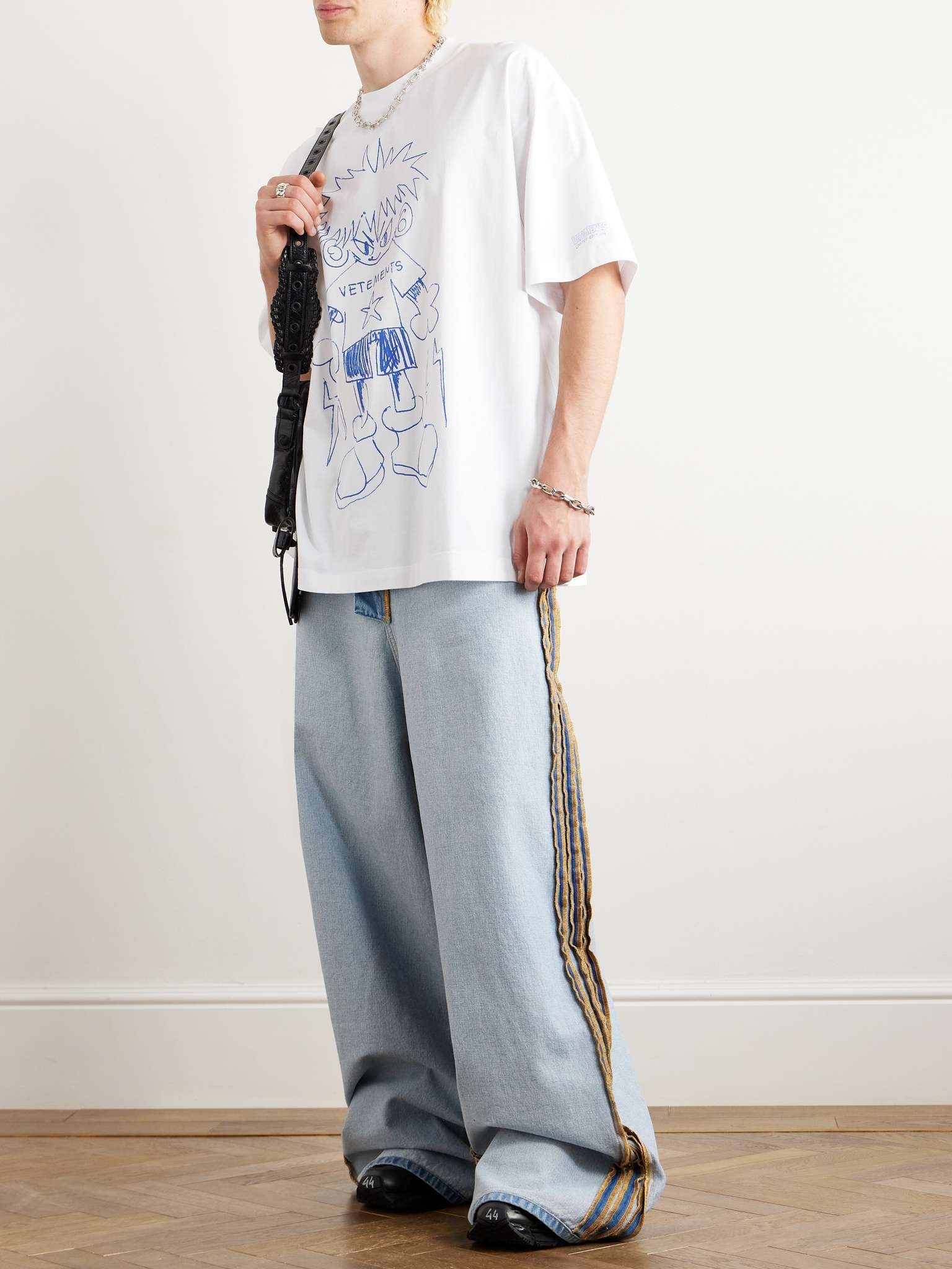 VETEMENTS Scribbled Teen Oversized Logo-Print Cotton-Jersey
