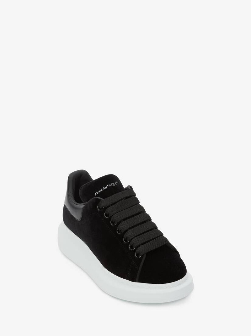 Alexander McQueen Oversized Sneaker in Black outlook