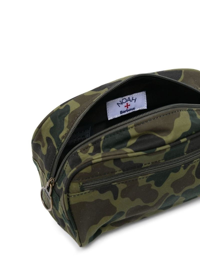 Barbour X Noah camouflage wash bag - 4