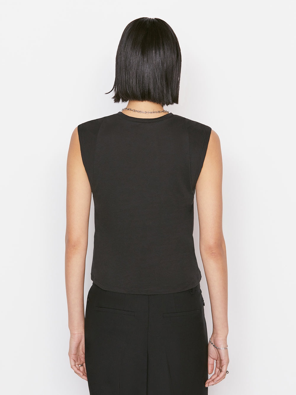 Le High Rise Muscle Tee in Noir - 10