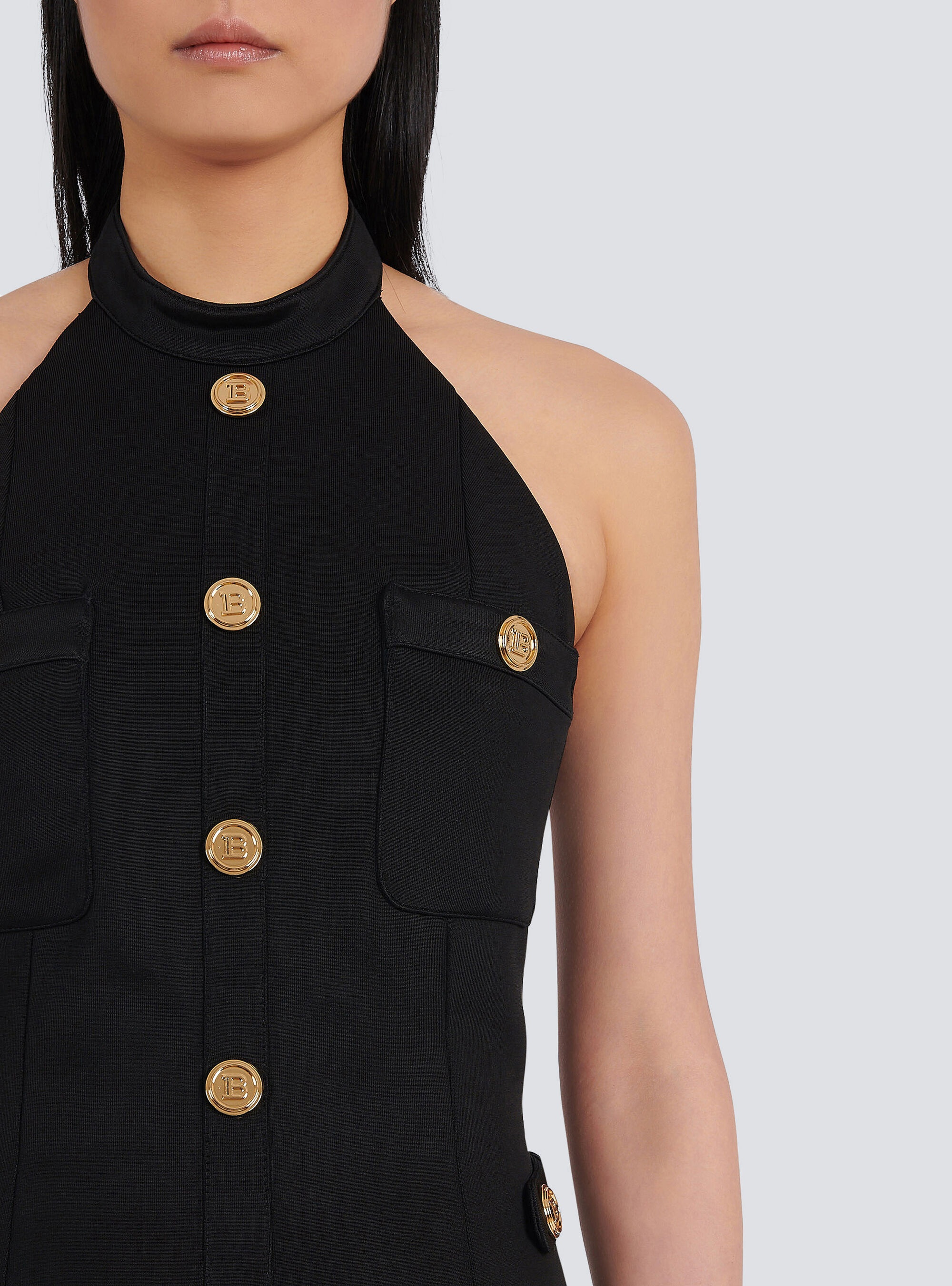 Open-back dress with gold-tone buttons - 7