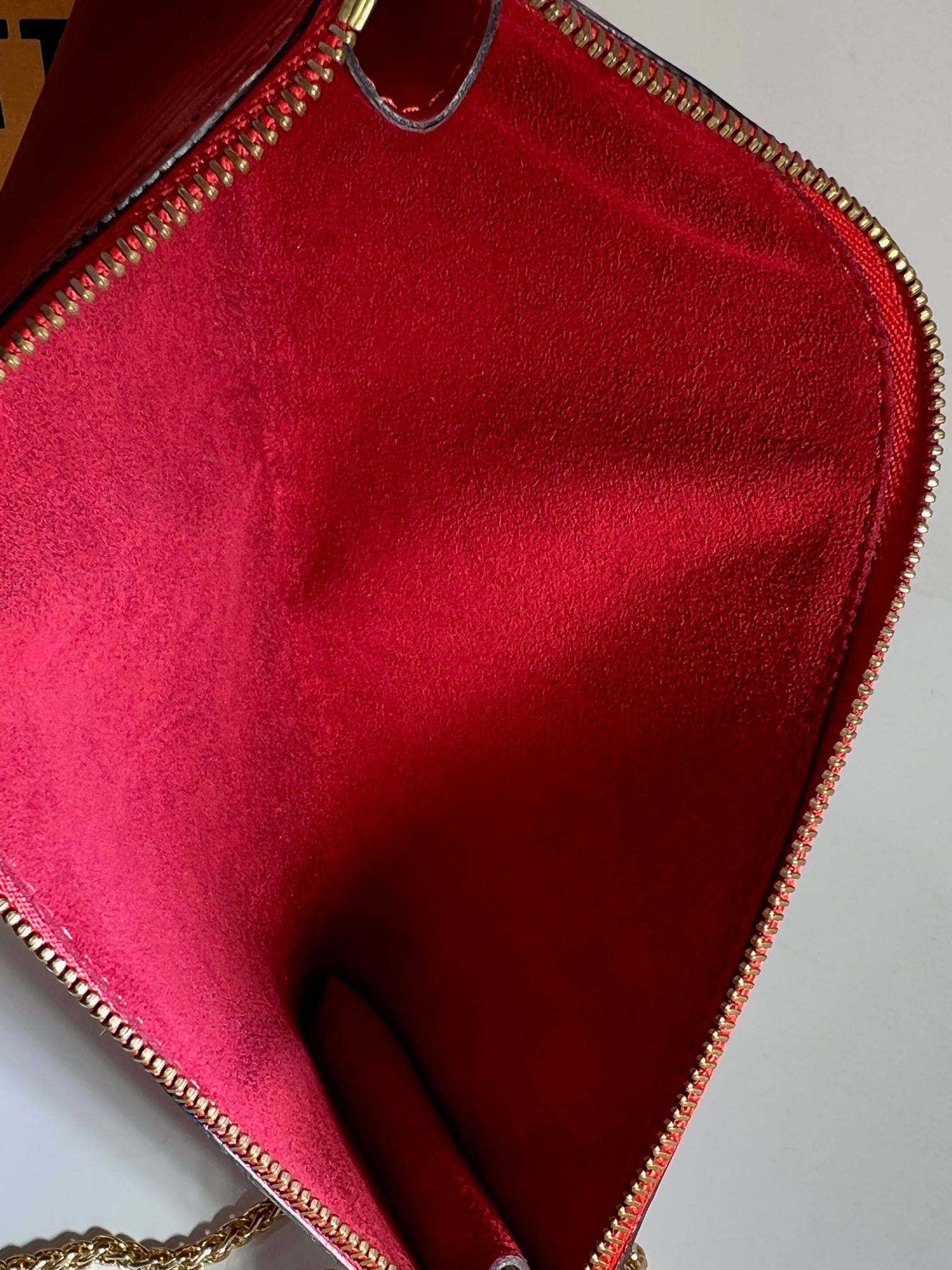 Louis Vuitton Handbag Epi 24 Pochette Accessories Red Leather Crossbody Bag Preowned - 9