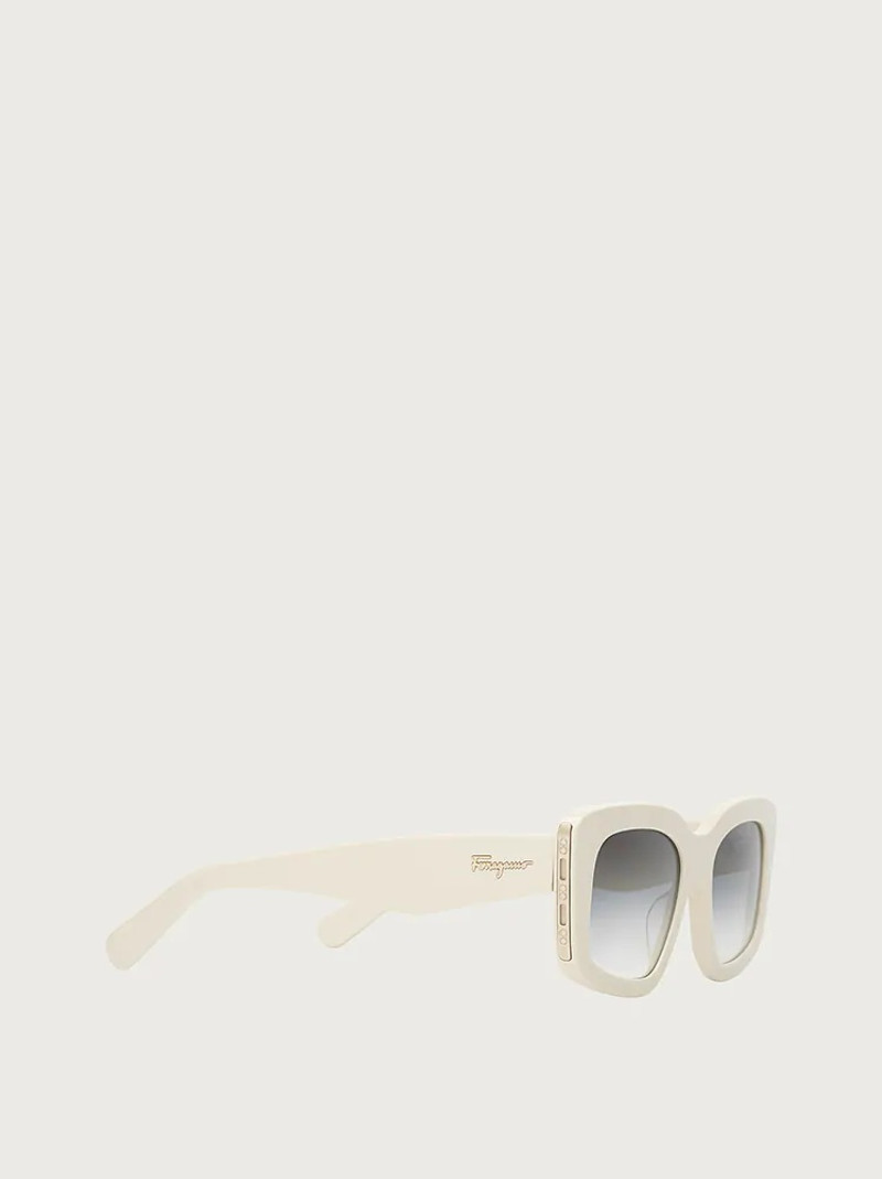 FERRAGAMO SUNGLASSES outlook