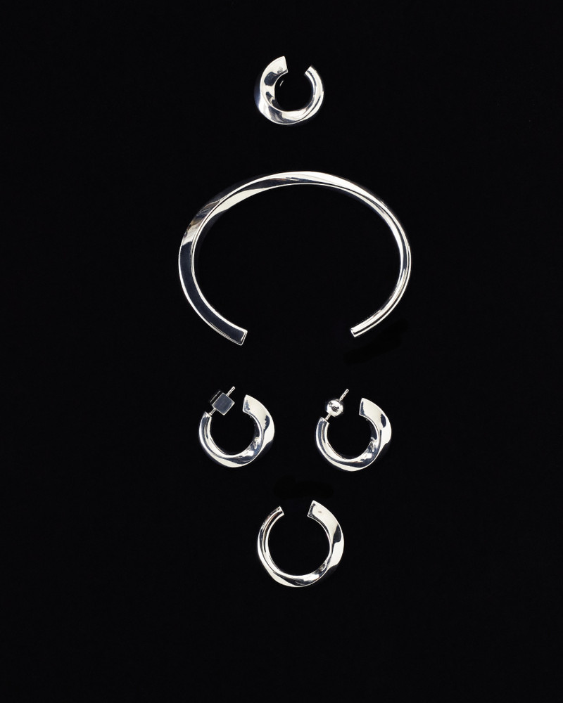 The Tourni ear cuff 4