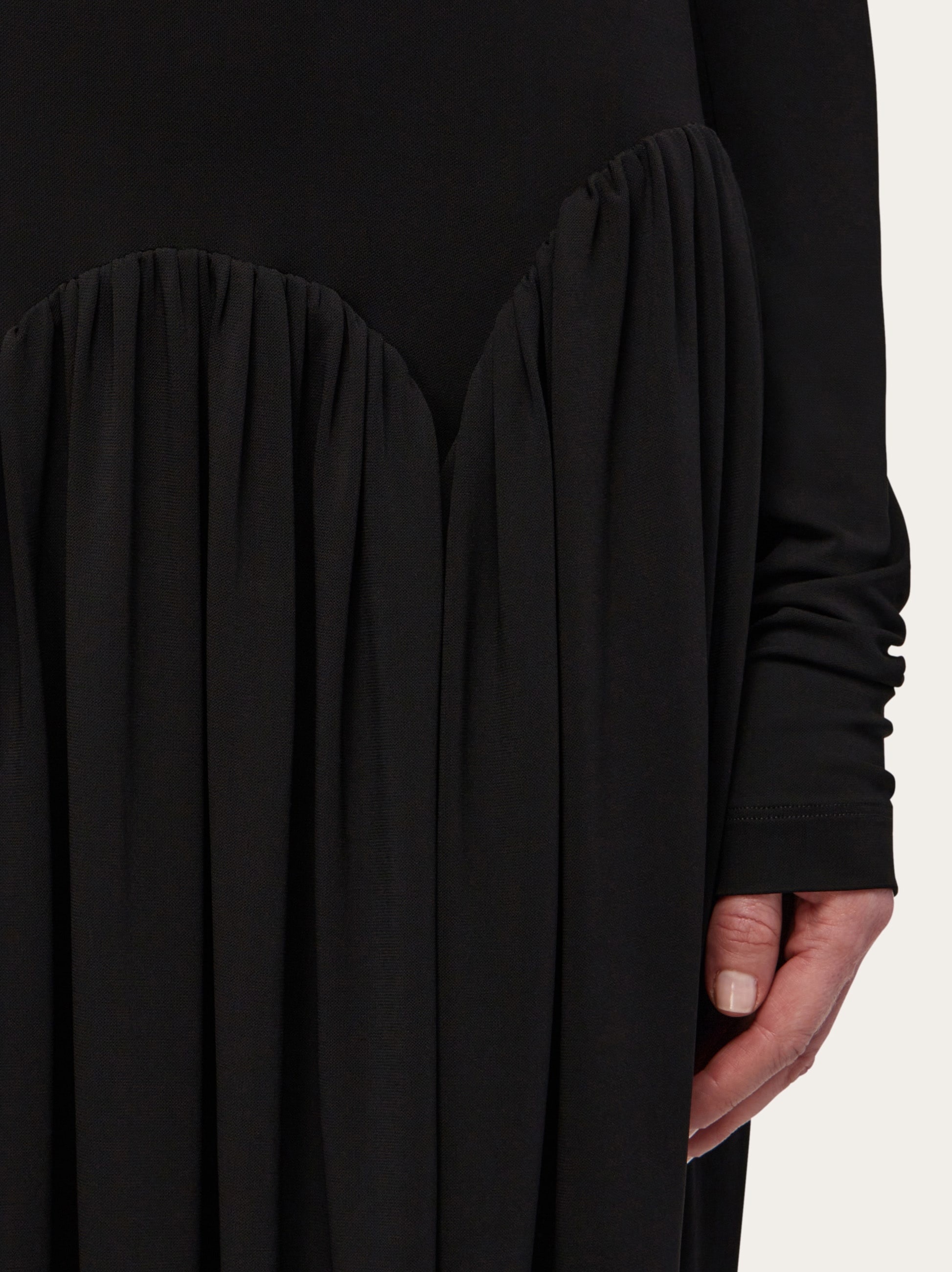 Turtleneck dress with tulip skirt - 5