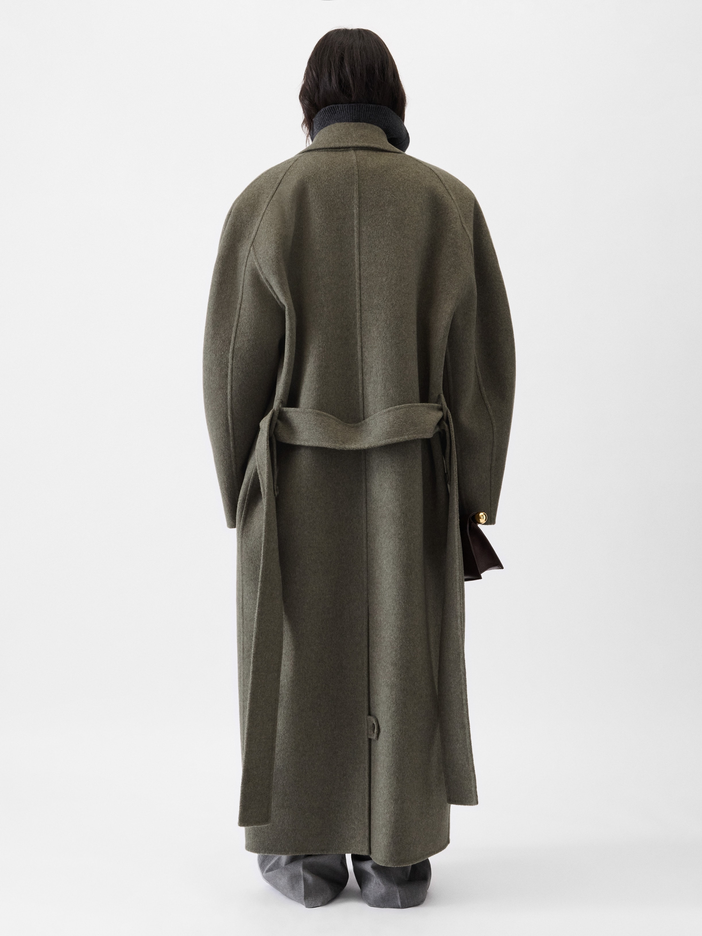 The Curvo Man's coat - 4