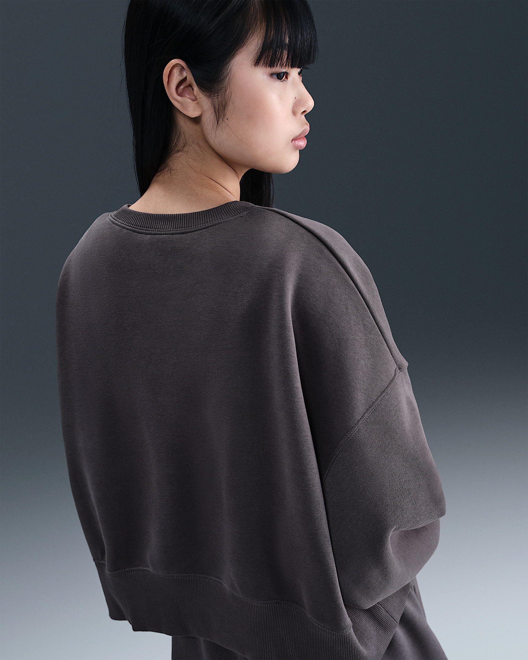 Nike Sportswear Phoenix Fleece Women's Over-Oversized Crew-Neck Sweatshirt - 2