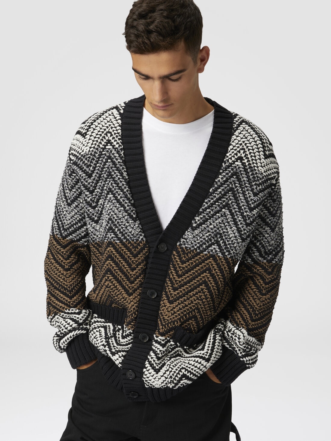 Crochet knit cardigan with macro zigzag and pockets - 4