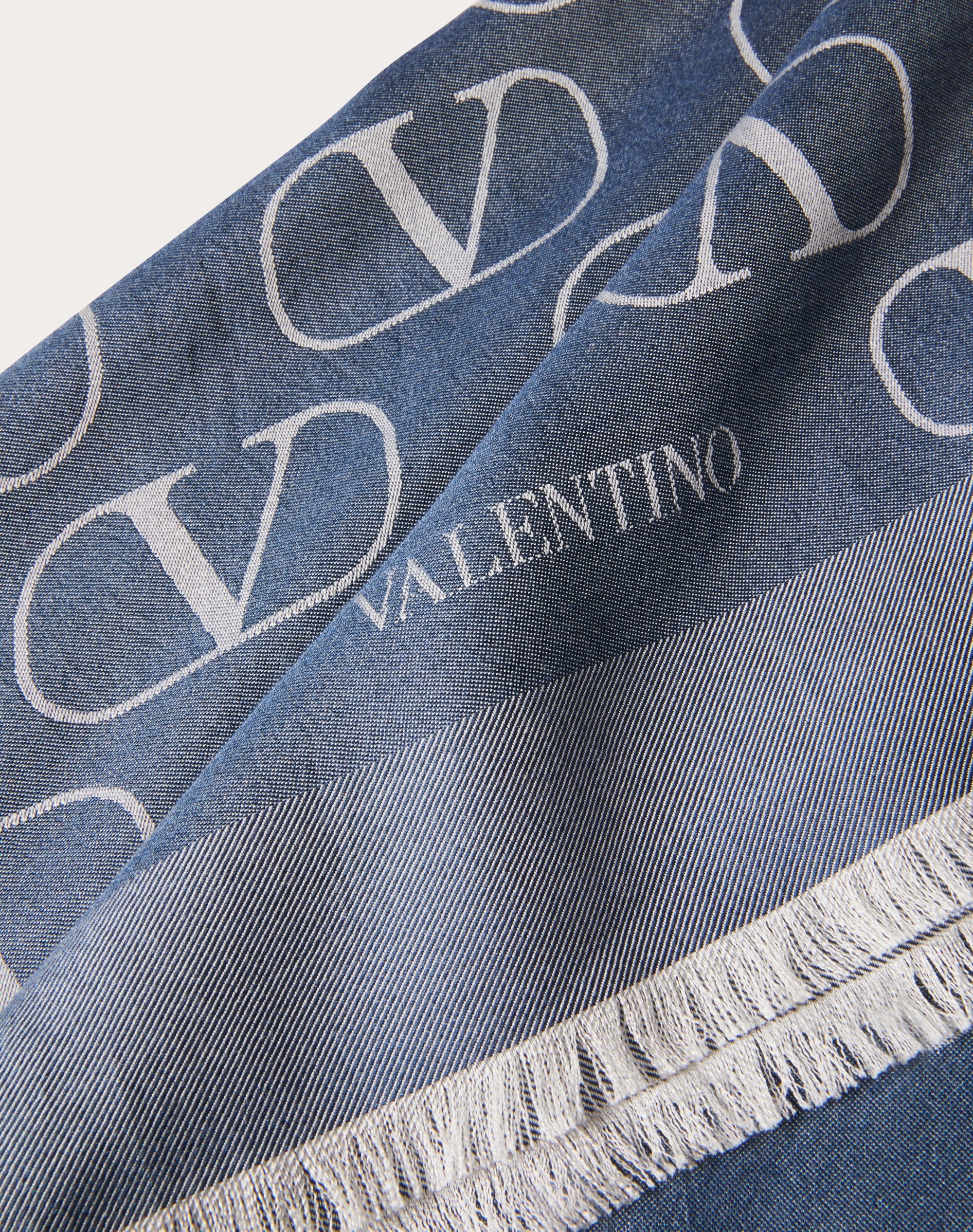 VLOGO SIGNATURE JACQUARD SHAWL IN SILK 140X140 CM - 2