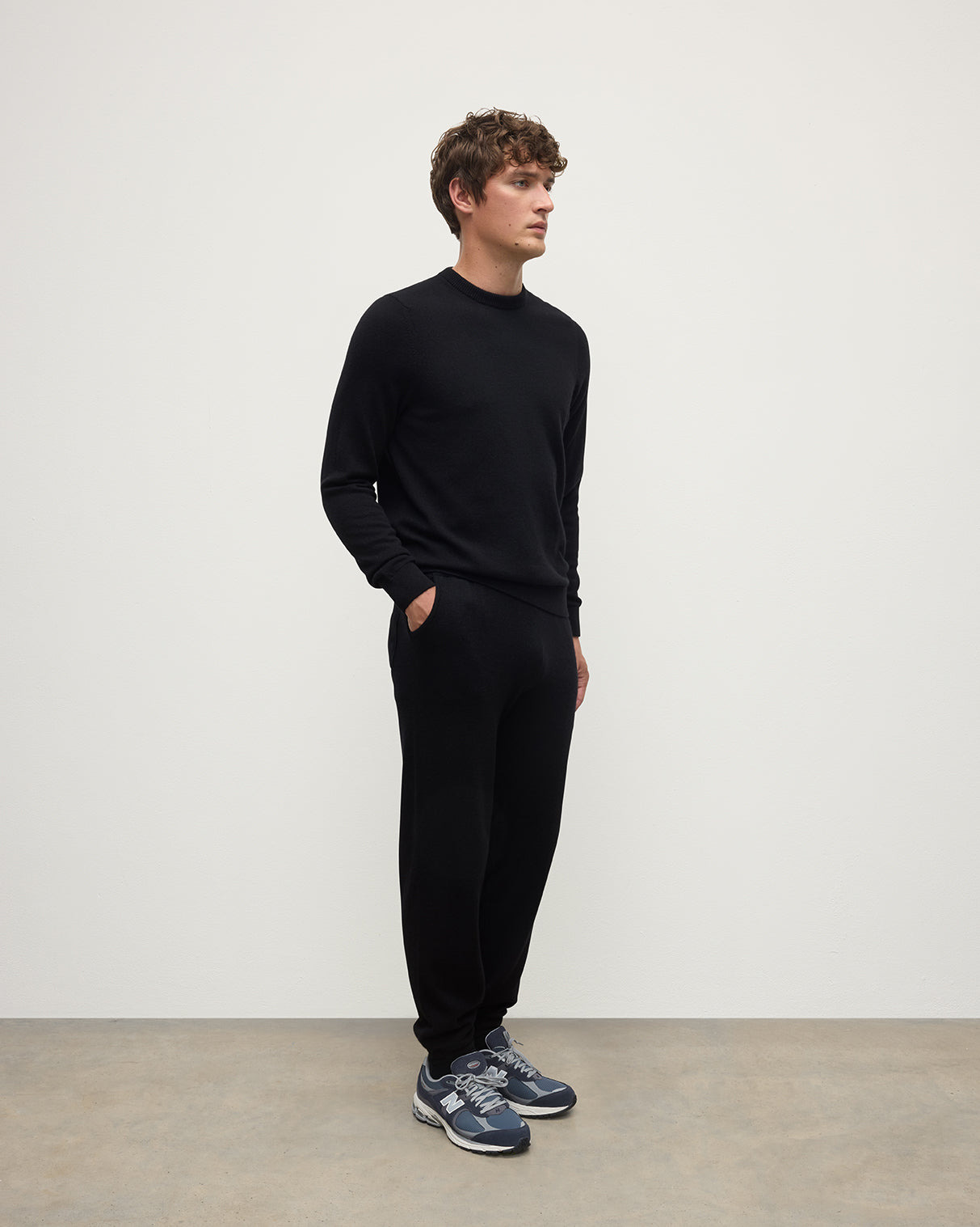 Tapered Cashmere Black Joggers - 3