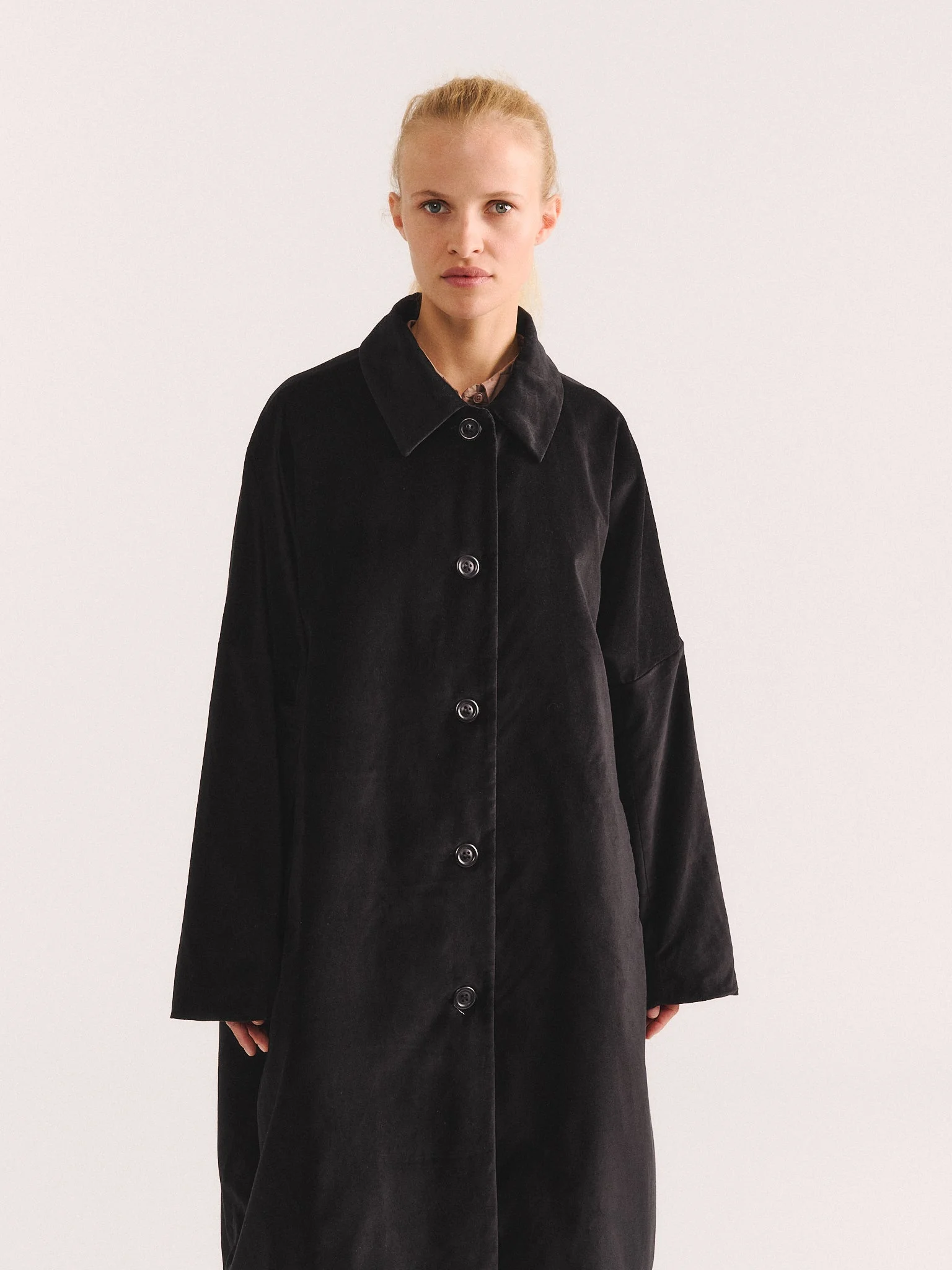 BIG BLOBBY COAT - VELVET - BLACK - 1