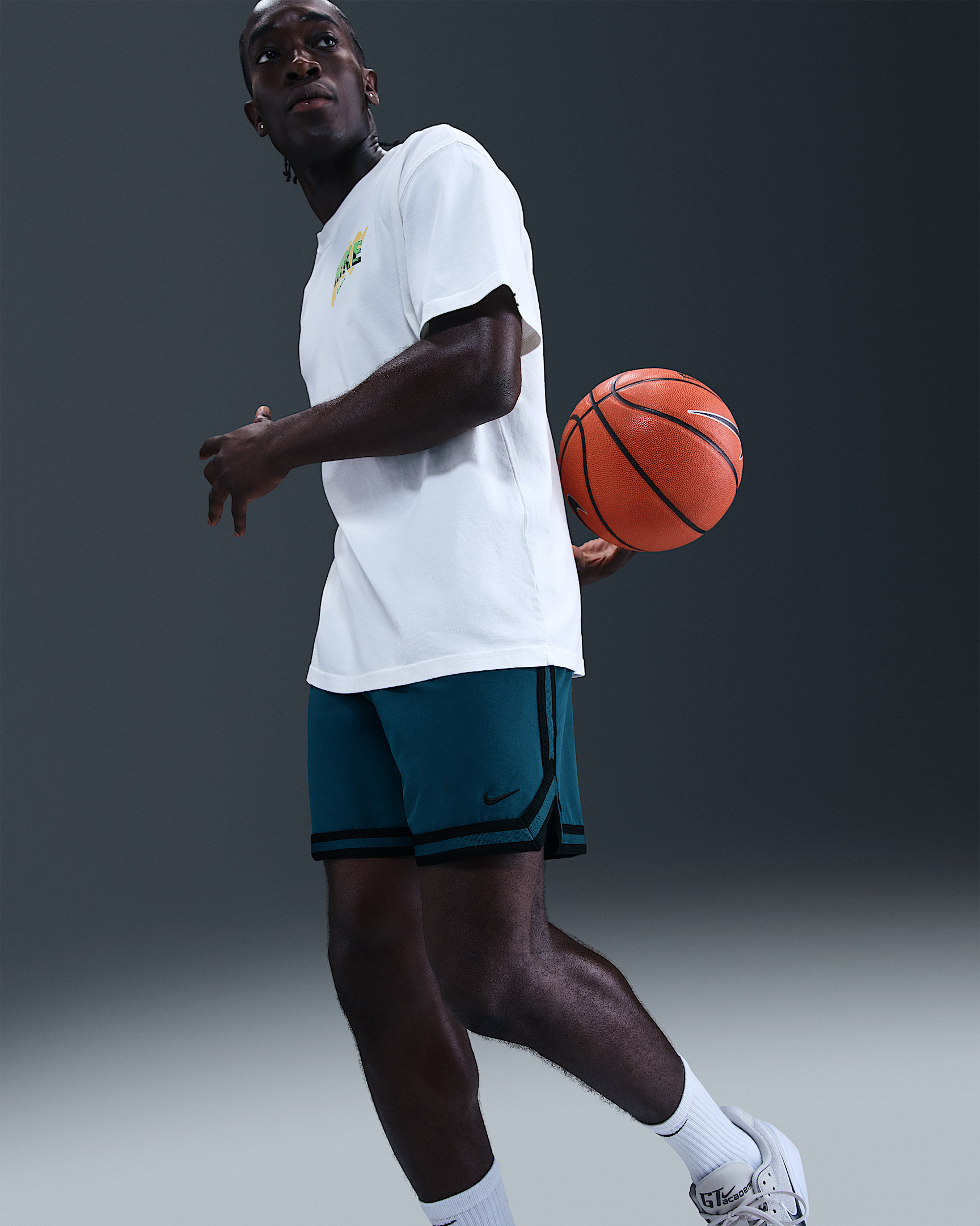 Nike DNA Men's Dri-FIT 6" UV Woven Basketball Shorts - 5