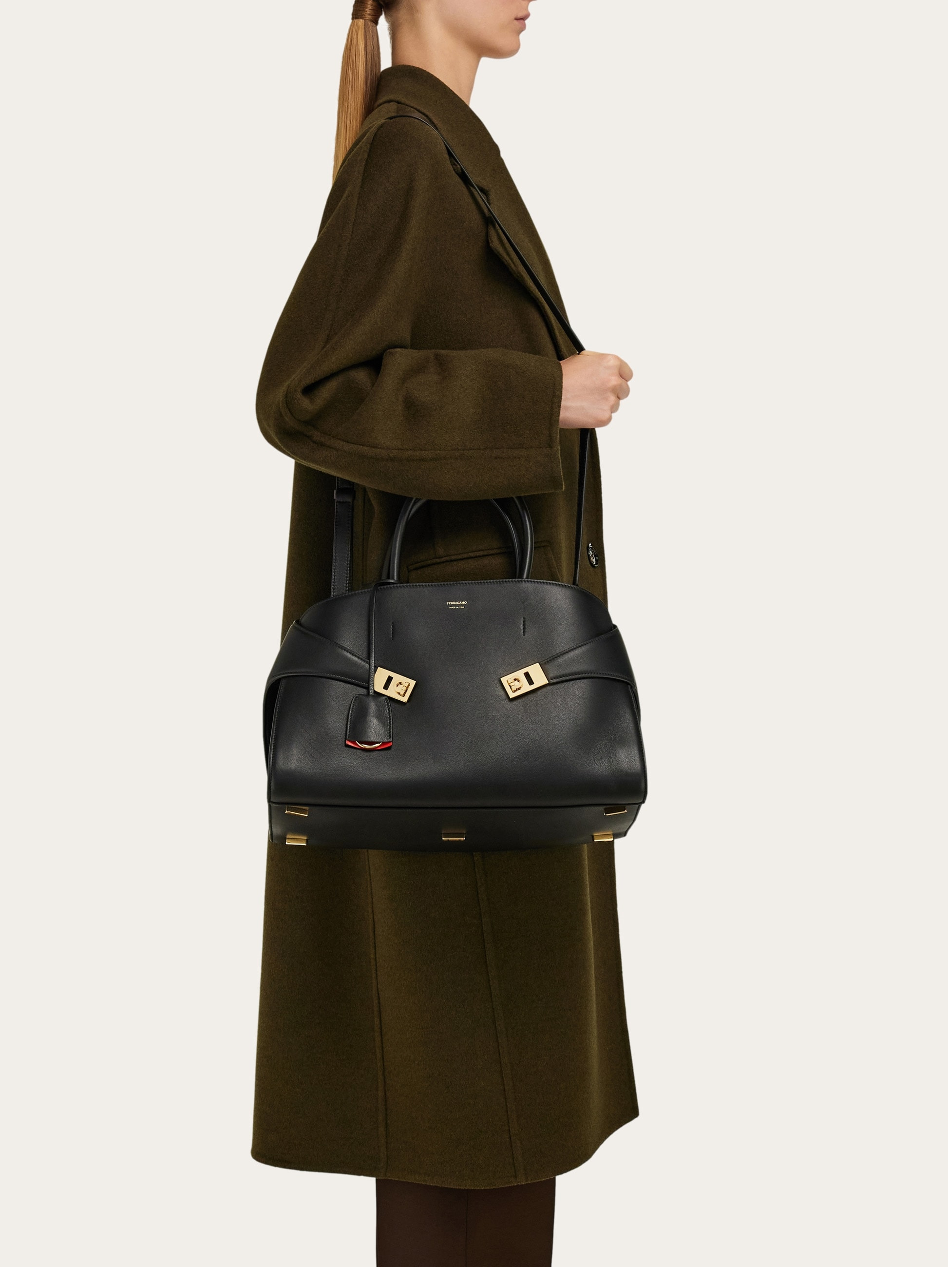 Hug handbag (M) - 3