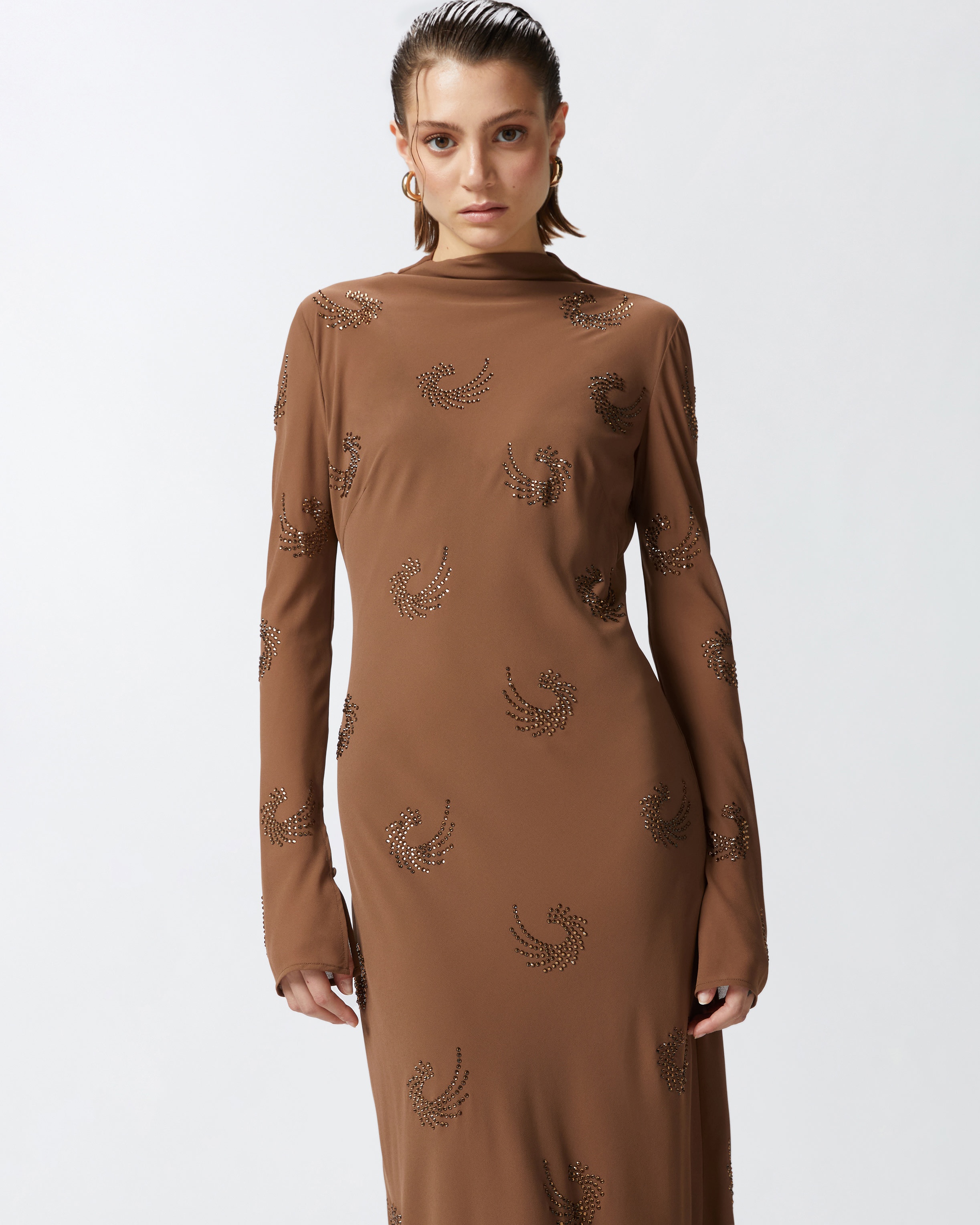 LONG HIGH-NECK DRESS WITH RHINESTONE SWIRLS - 3