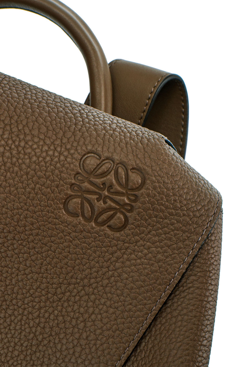 Drawstring Backpack in grained calfskin 5