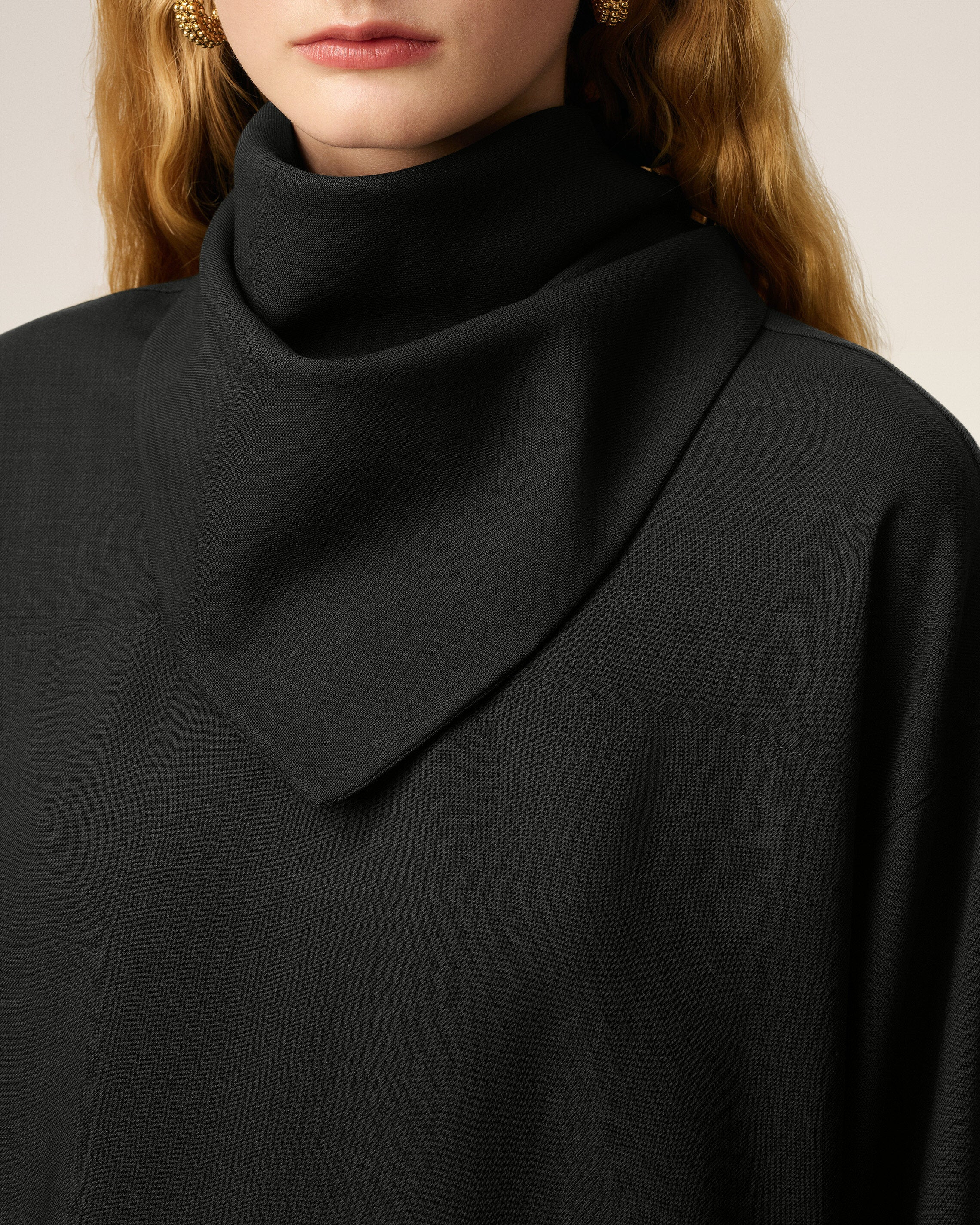 BLACK WOOL LONG SLEEVES BANDANA BLOUSE - 14