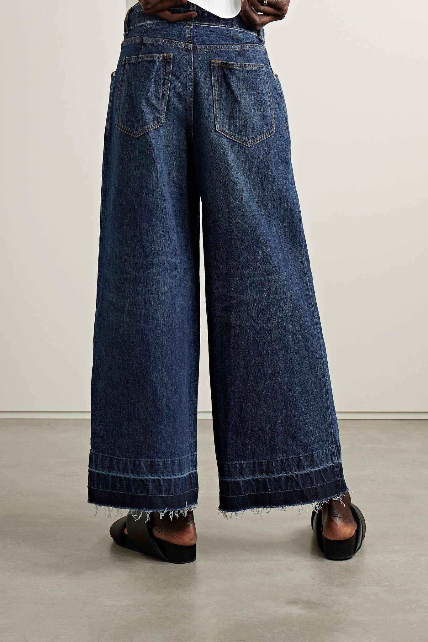 Belted frayed wide-leg jeans - 4