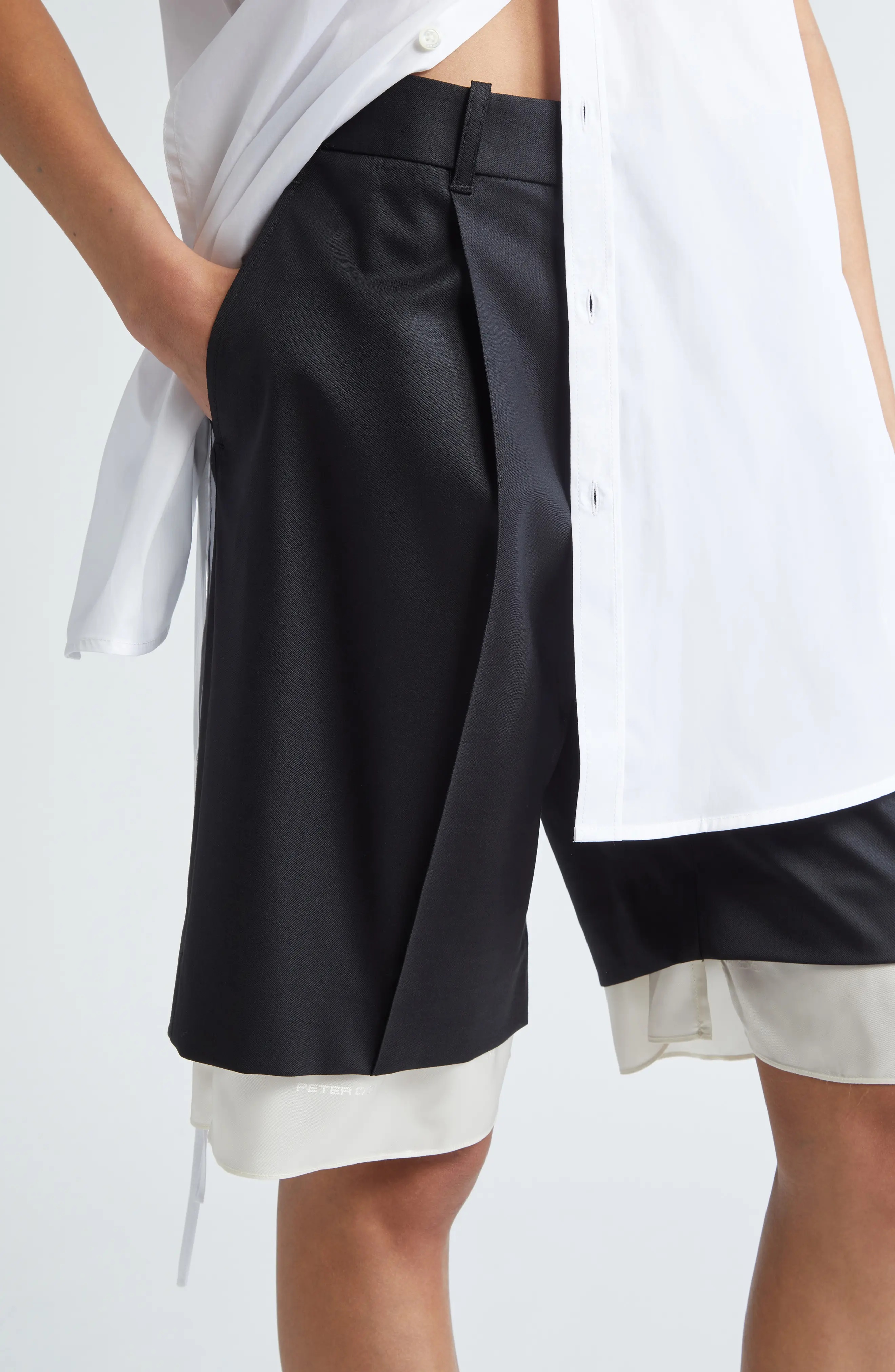 Peekaboo Lining Tailored Stretch Wool Shorts in Black/Ivory - 5
