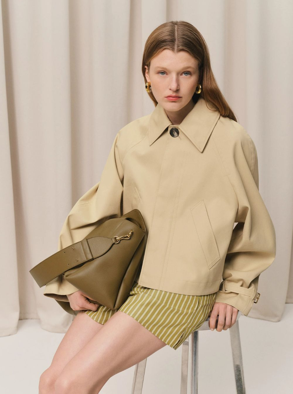 Ami Paris Women Beige Trench Coat With Classic Collar And Front Concealed Button Closure In Cotton W - 4