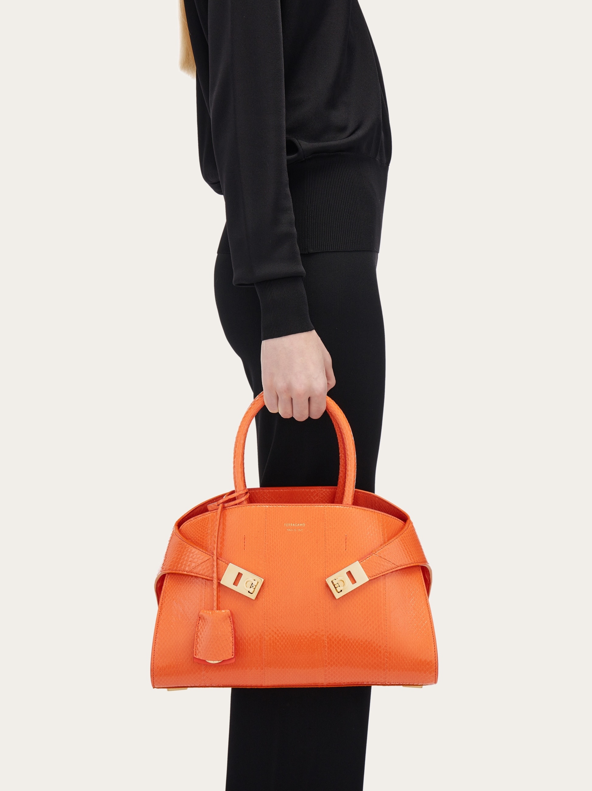 Hug bicolor handbag (S) - 3