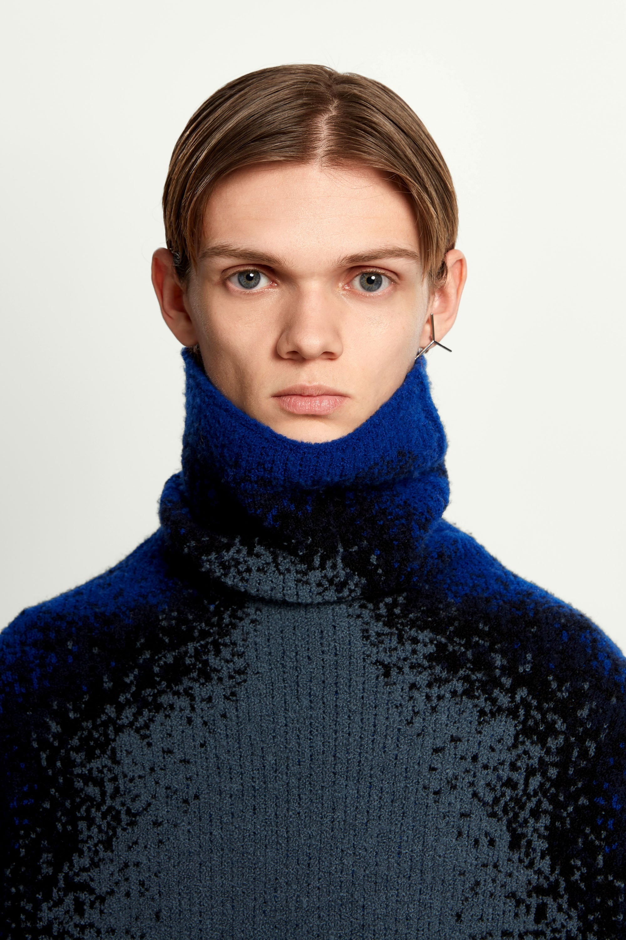 Gradient Heavy Knit Turtleneck - 3