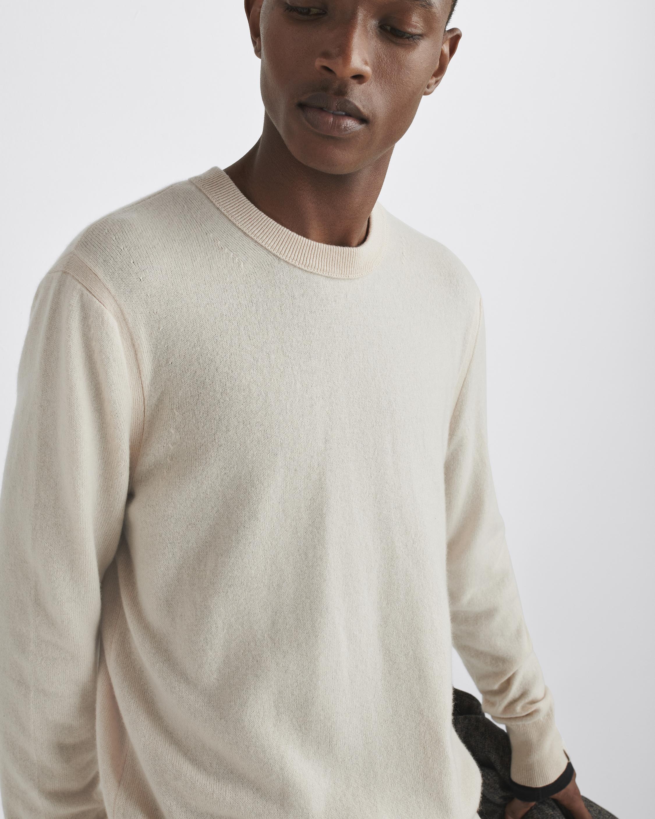 Harding Cashmere Crew
Classic Fit - 2