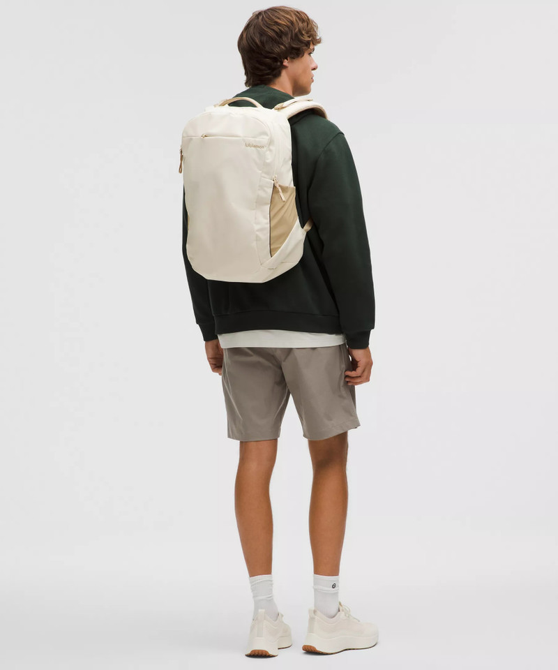 Triple-Zip Backpack 28L *Tech Canvas 6