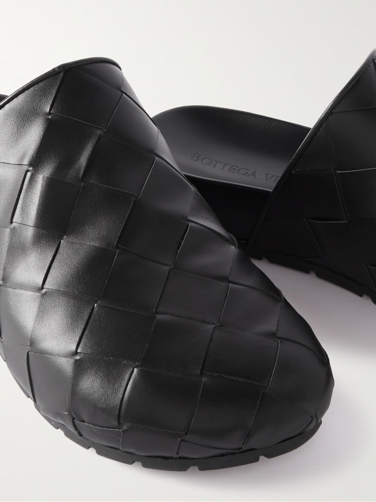 Reggie Intrecciato Leather Slippers Black - 6