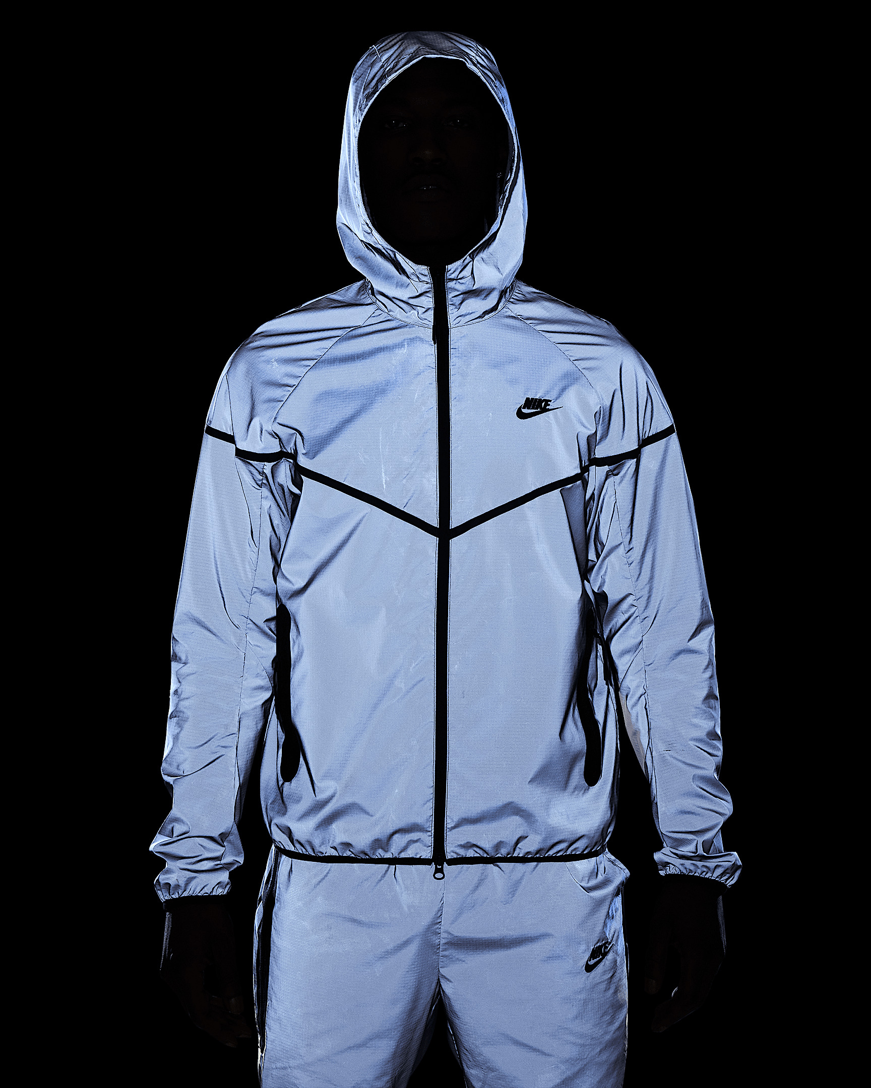 Nike Tech Men's Woven Reflective Jacket - 3