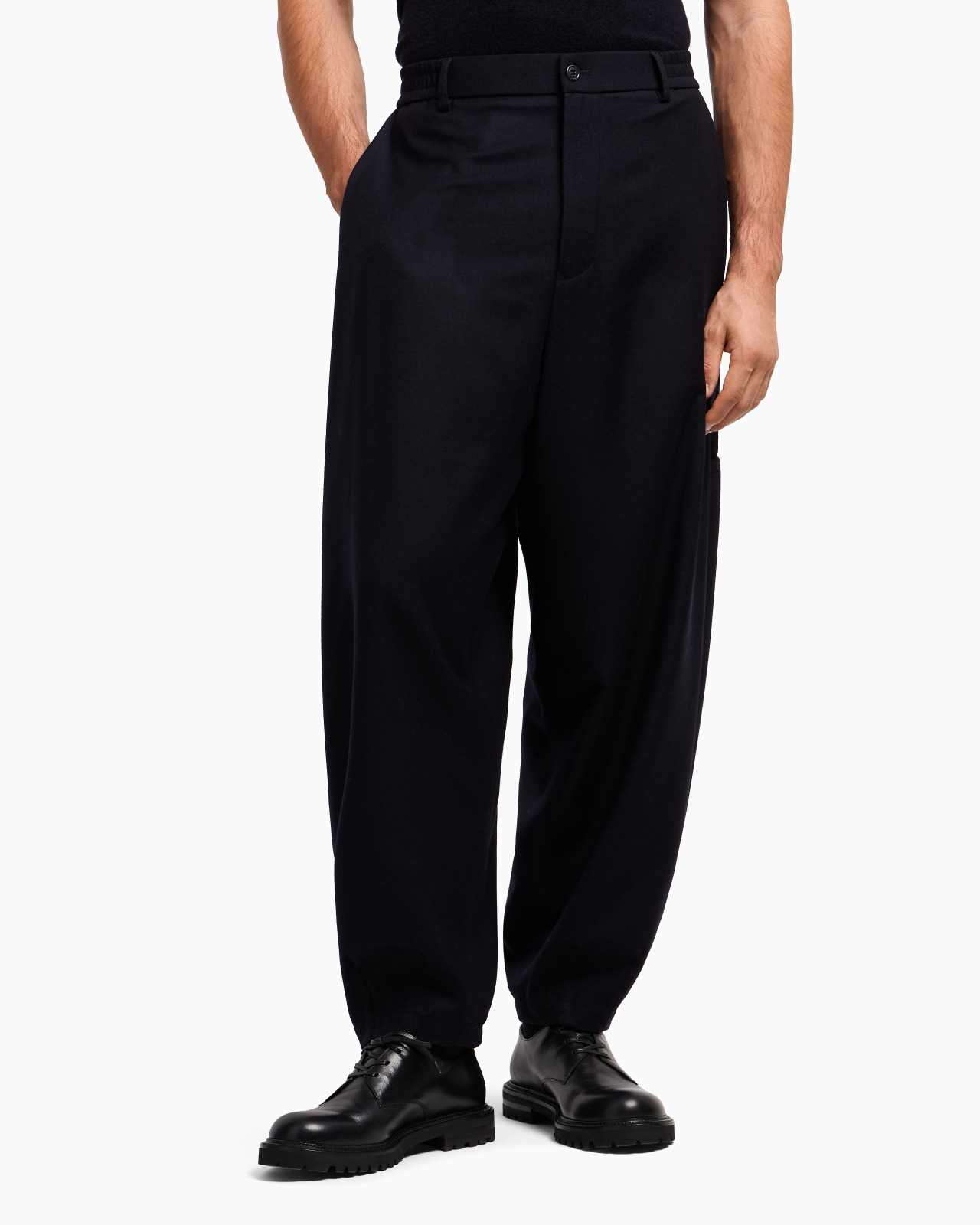 FLAT-FRONT TROUSERS IN LIGHTWEIGHT WOOL CLOTH - 4