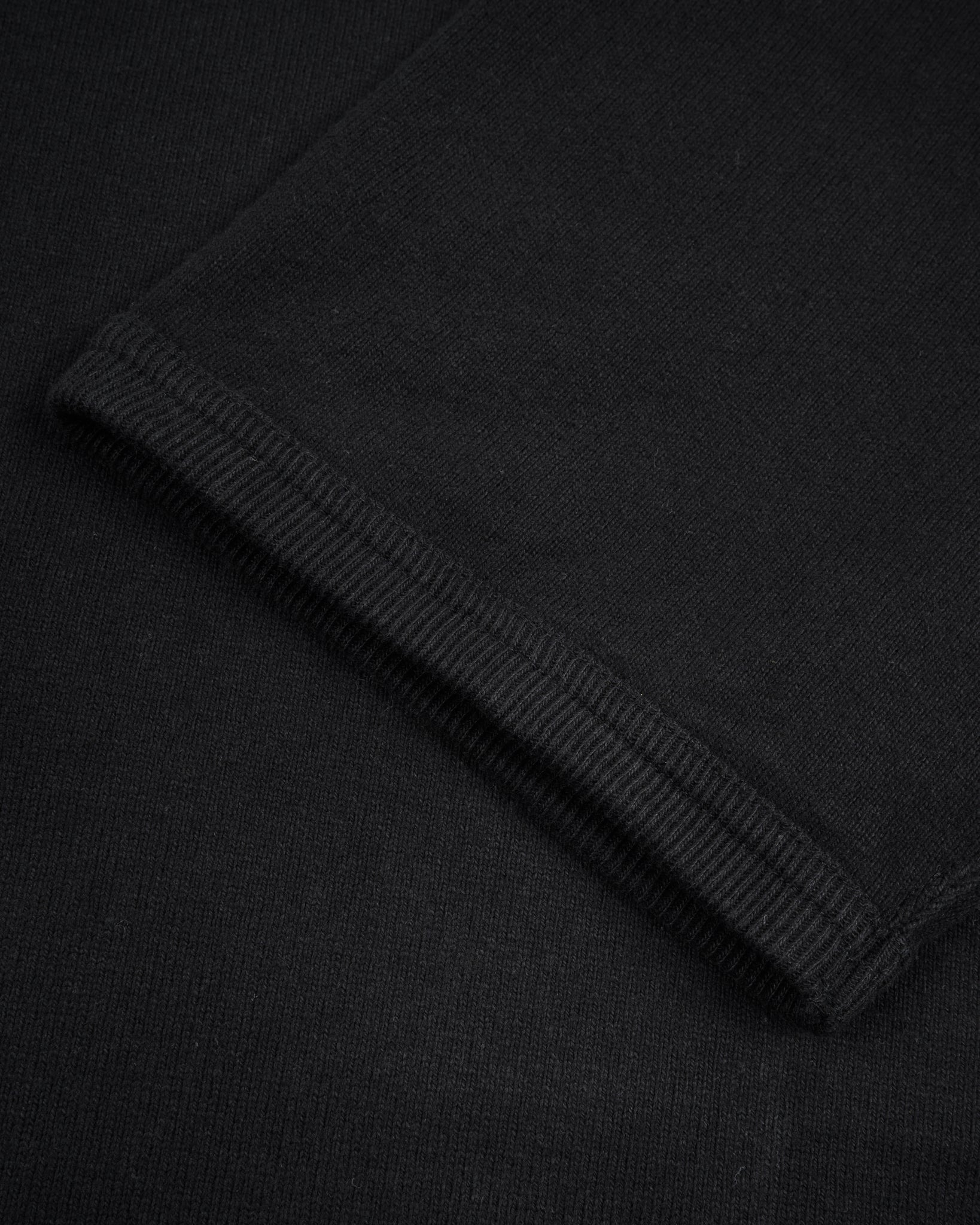 IHT-1600-BLK 11oz Cotton Knit Crew Neck T-Shirt - Black - 7