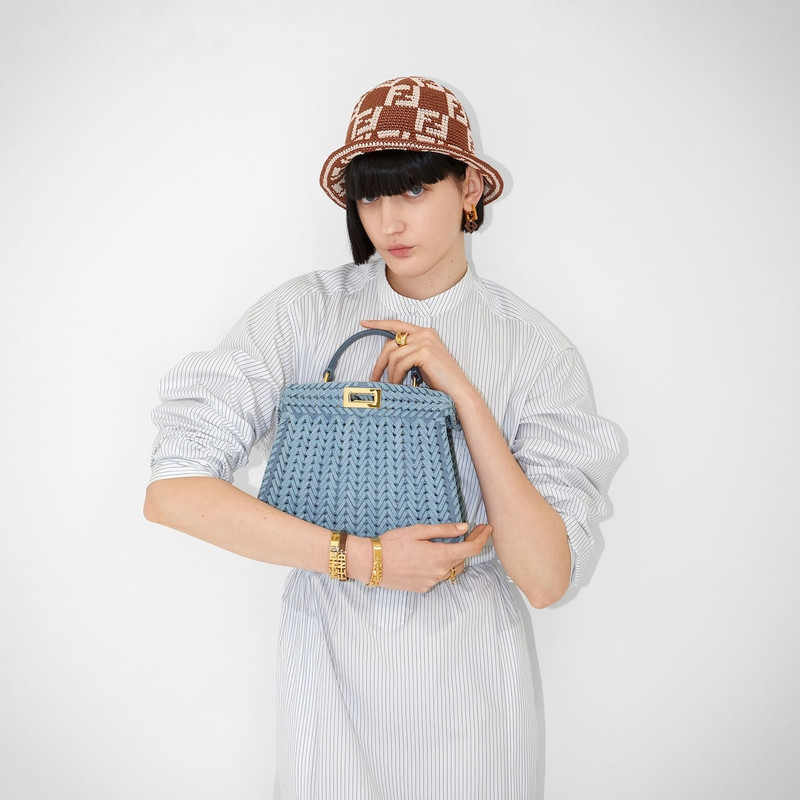 FENDI Peekaboo ISeeU Small outlook