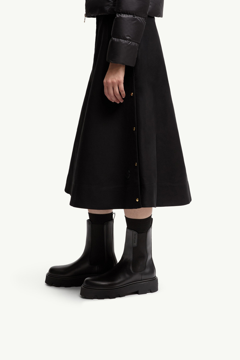 Moncler Aurea Leather Chelsea Boots outlook
