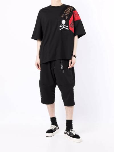 mastermind JAPAN skull and crossbones slogan T-shirt outlook