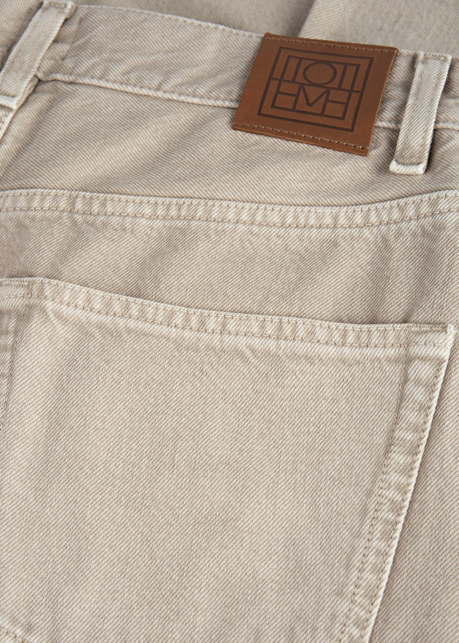 Totême Wide tapered leg denim smoke grey | REVERSIBLE