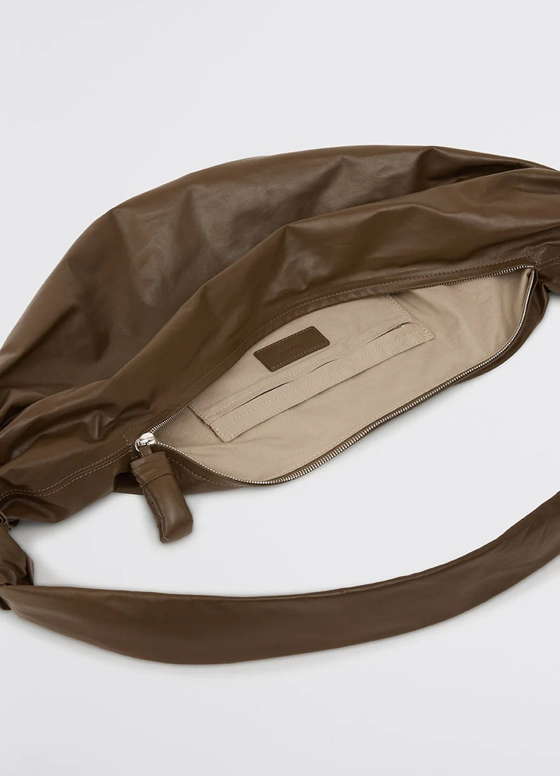 LARGE SOFT CROISSANT 4