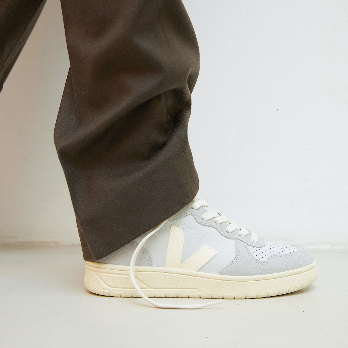 V-15 LEATHER PEARL CASHEW - 4
