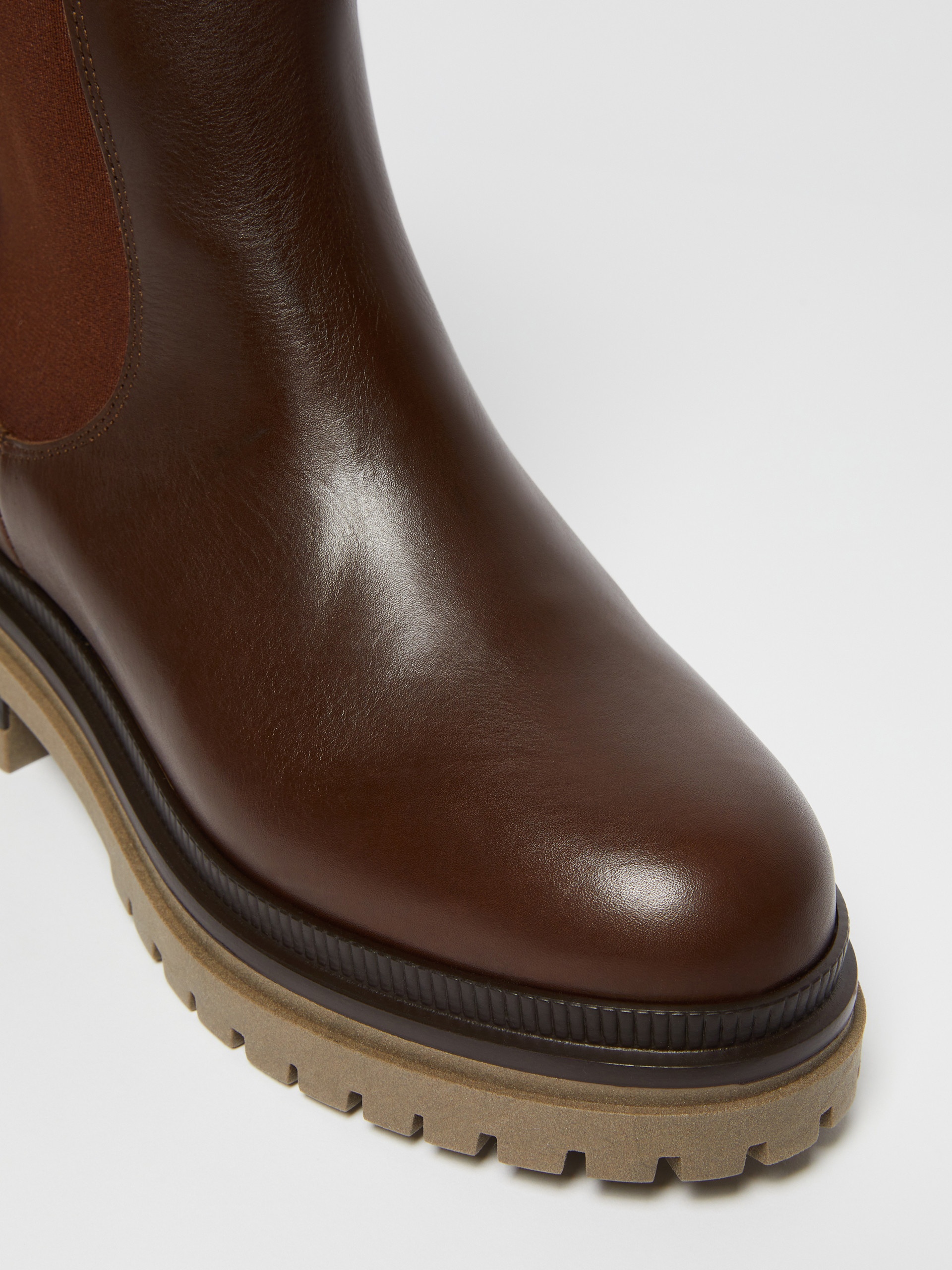 LIVREA Semi-glossy leather ankle boots - 4