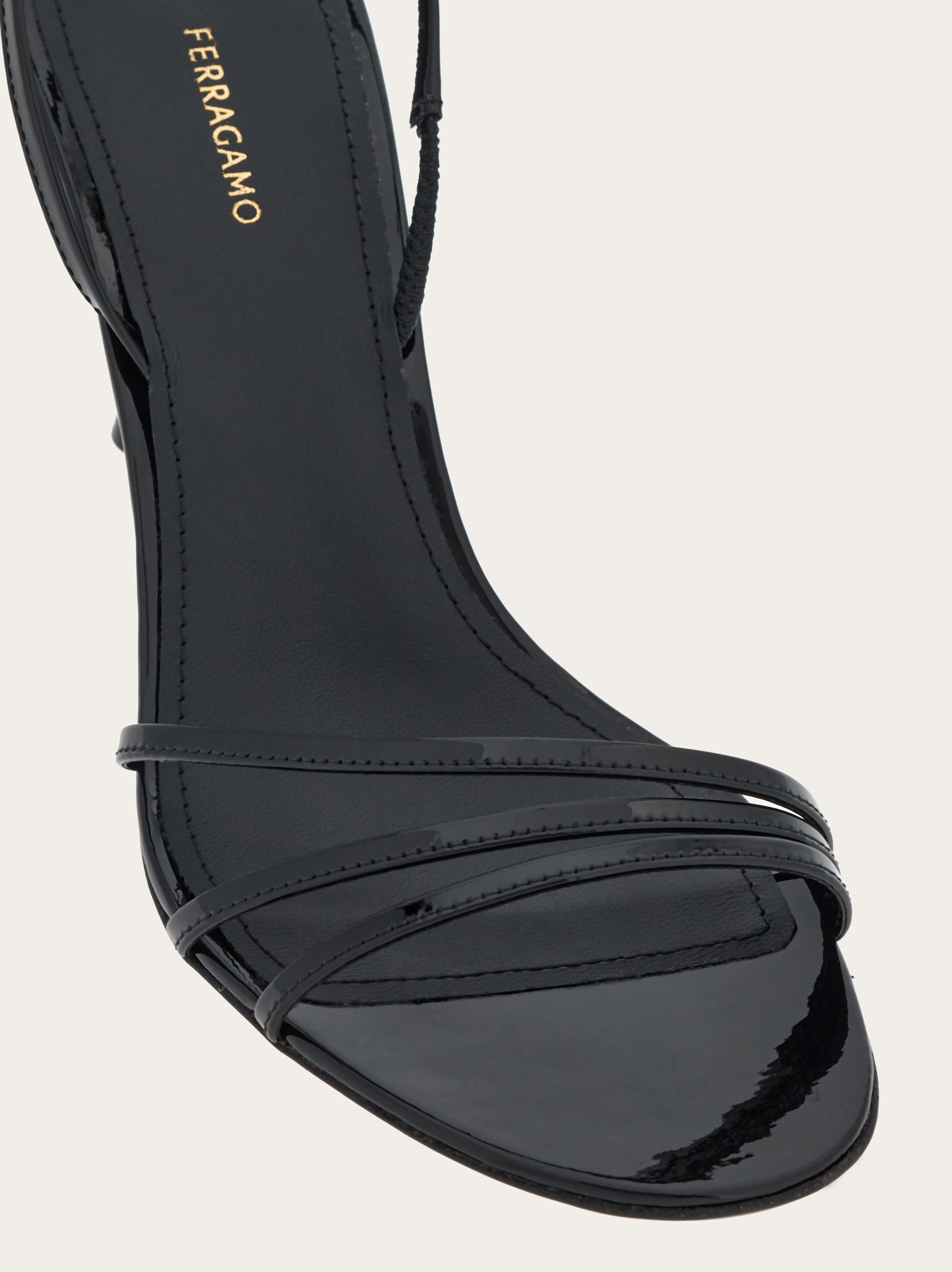 Sandal with ankle chain - 6